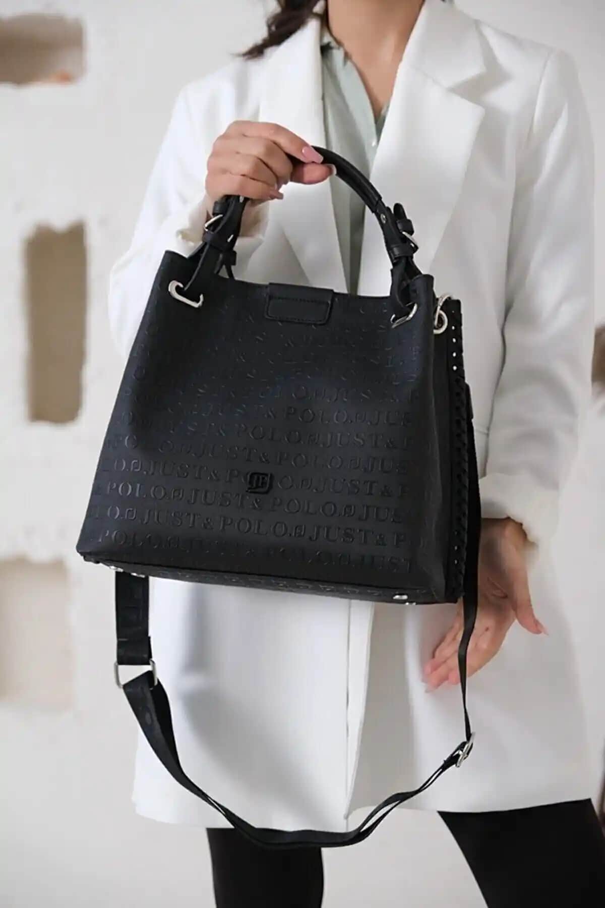 Kadınlar İçin Siyah Kabartma Desenli Mıknatıslı El Çantası Günlük ve Şık Kullanım İçin