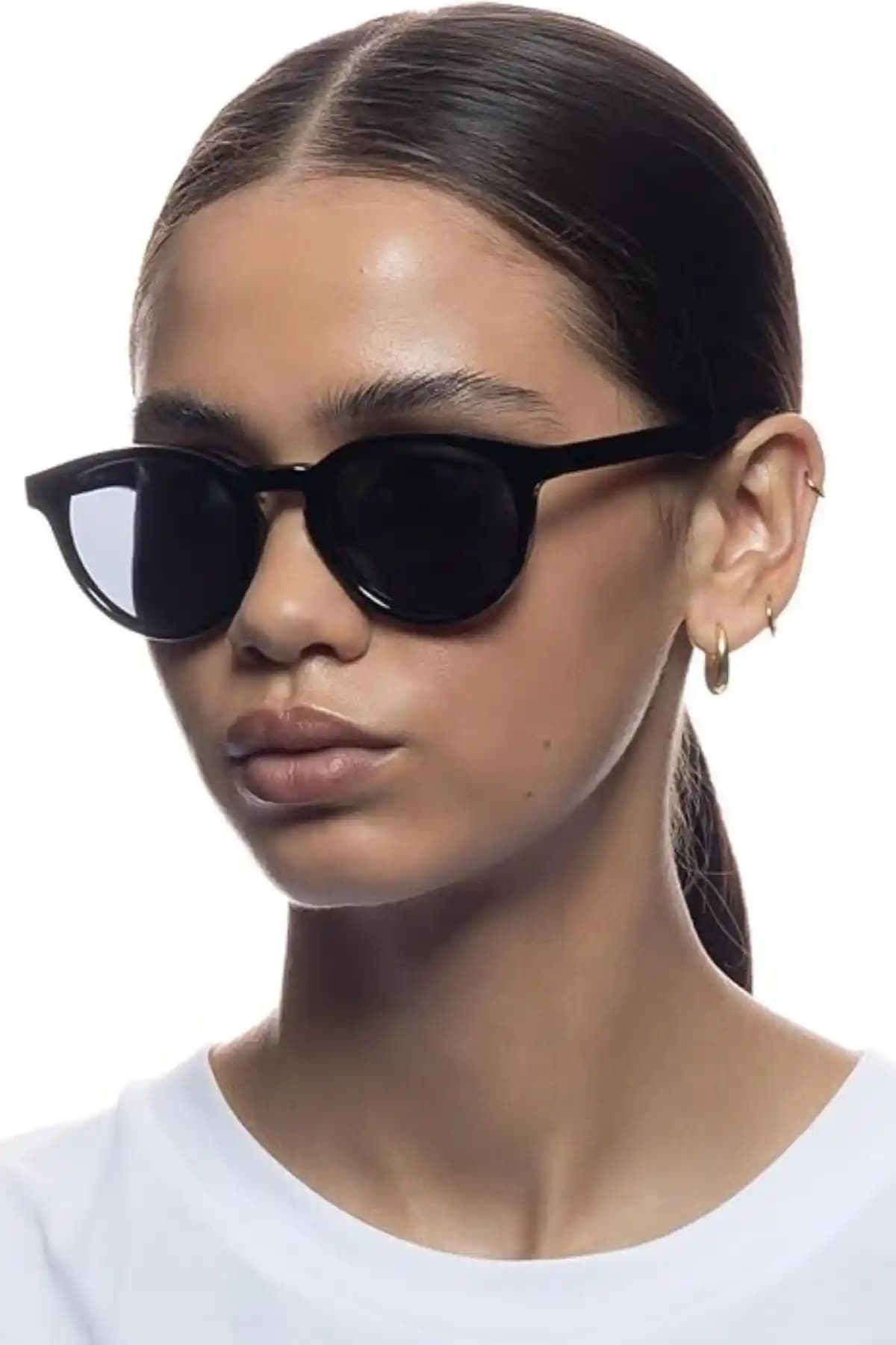 Kadınlar İçin Siyah Yuvarlak Kemik Kasa Güneş Gözlüğü - Şıklık ve Koruma Bir Arada