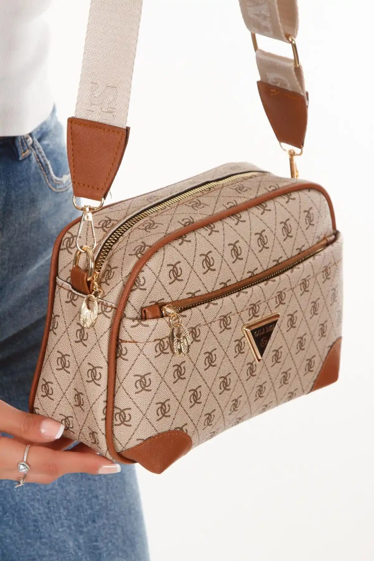 Kadınlar İçin Trend Desenli Suni Deri Omuz Çantası Şık ve Kullanışlı Tasarım