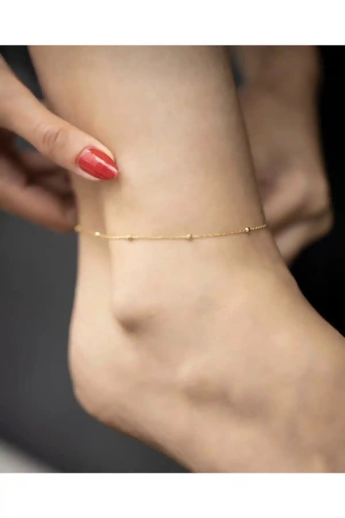 Kadınlar İçin Zarif ve Şık Altın Kaplama Halhal Modelleri ve Bakım İpuçları