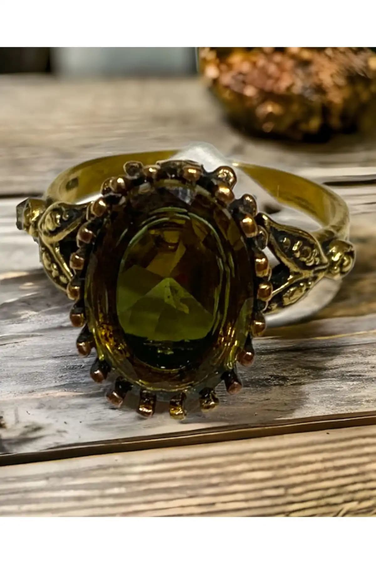 Kapris Concept Kadın Bakır Oval Taşlı El Yapımı Yüzük Doğal Taş ve Şık Tasarım
