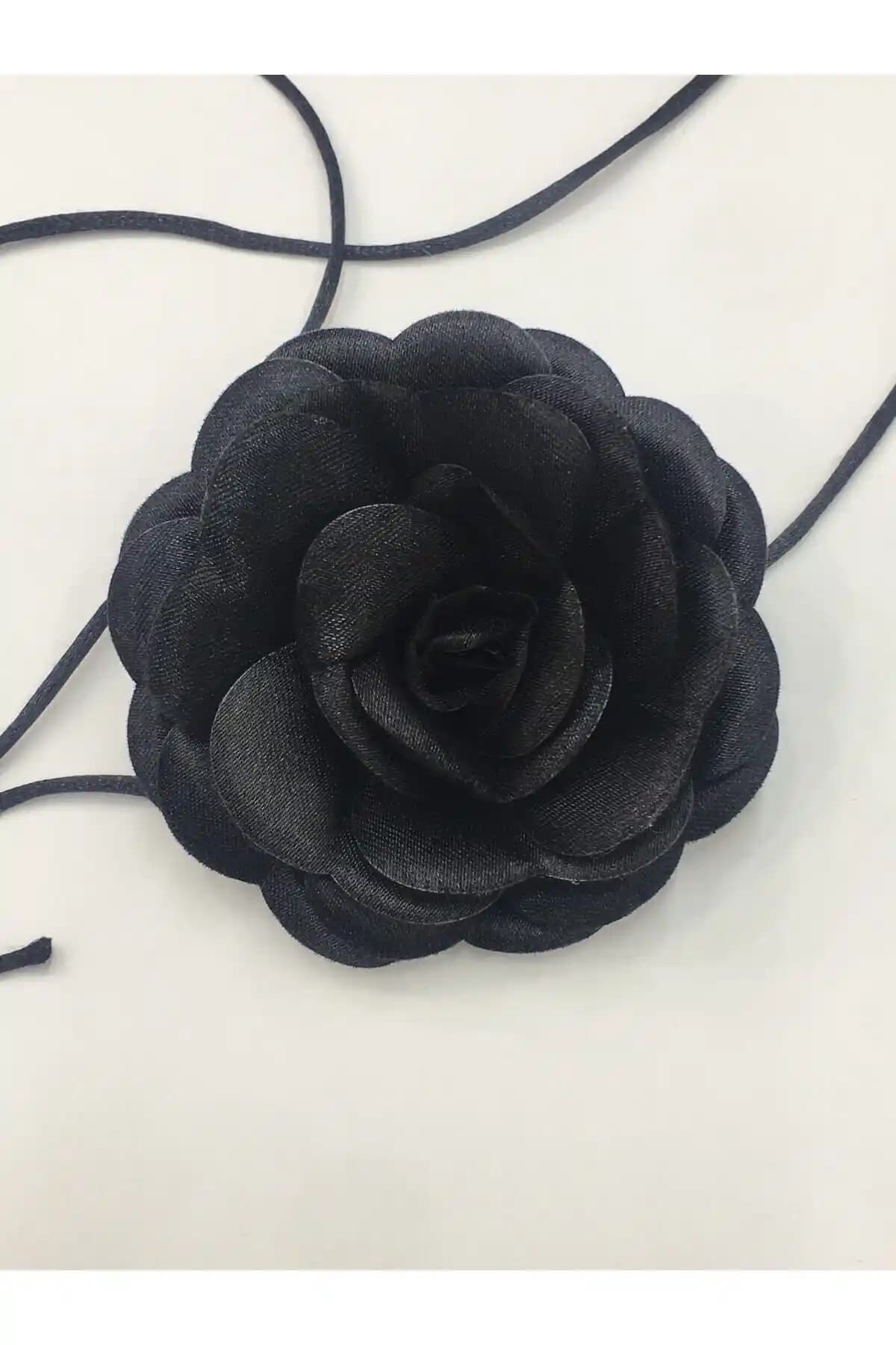 Karantuhafiye Siyah Saten Bağcıklı Choker Kolye Modern ve Şık Aksesuar