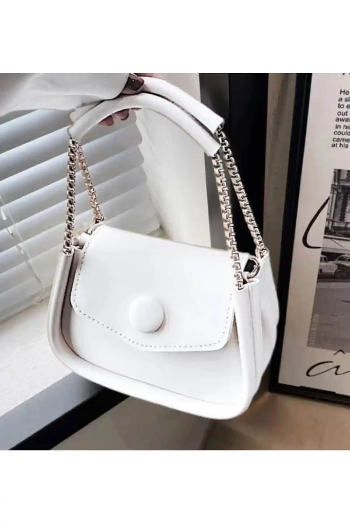 Katusa STD Beyaz Zincirli Baget Çanta Şıklık ve Kullanışlılığı Bir Arada Sunar