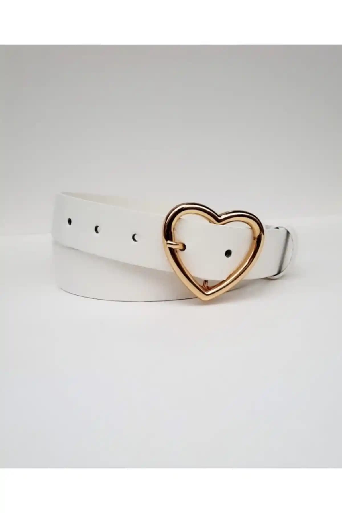 Kemerix Kalp Tokalı Beyaz Kadın Kemer: Şıklık ve Dayanıklılık Bir Arada