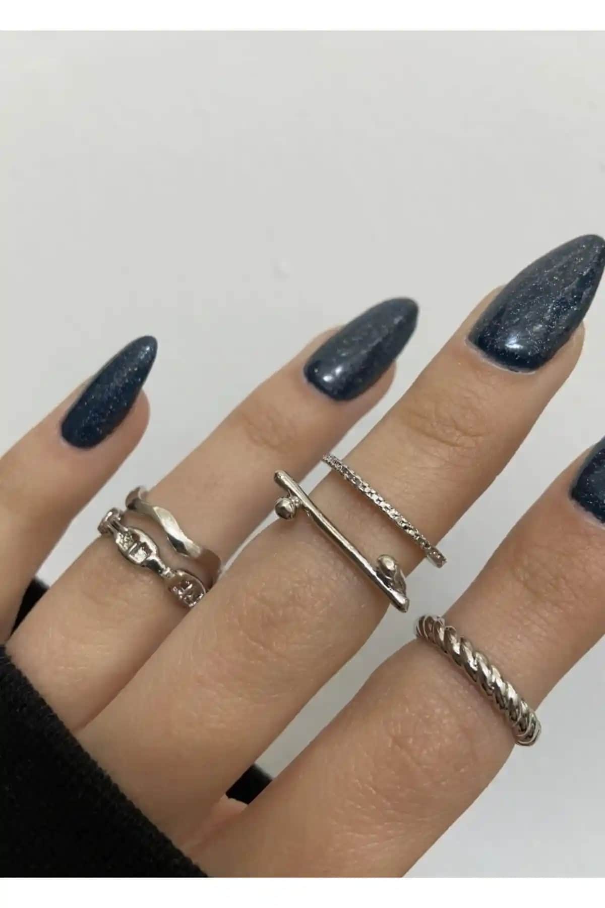 KİLİGİSTANBUL 5'li Eklem İnce Yüzük Seti Şıklık ve Dayanıklılığı Bir Arada Sunar