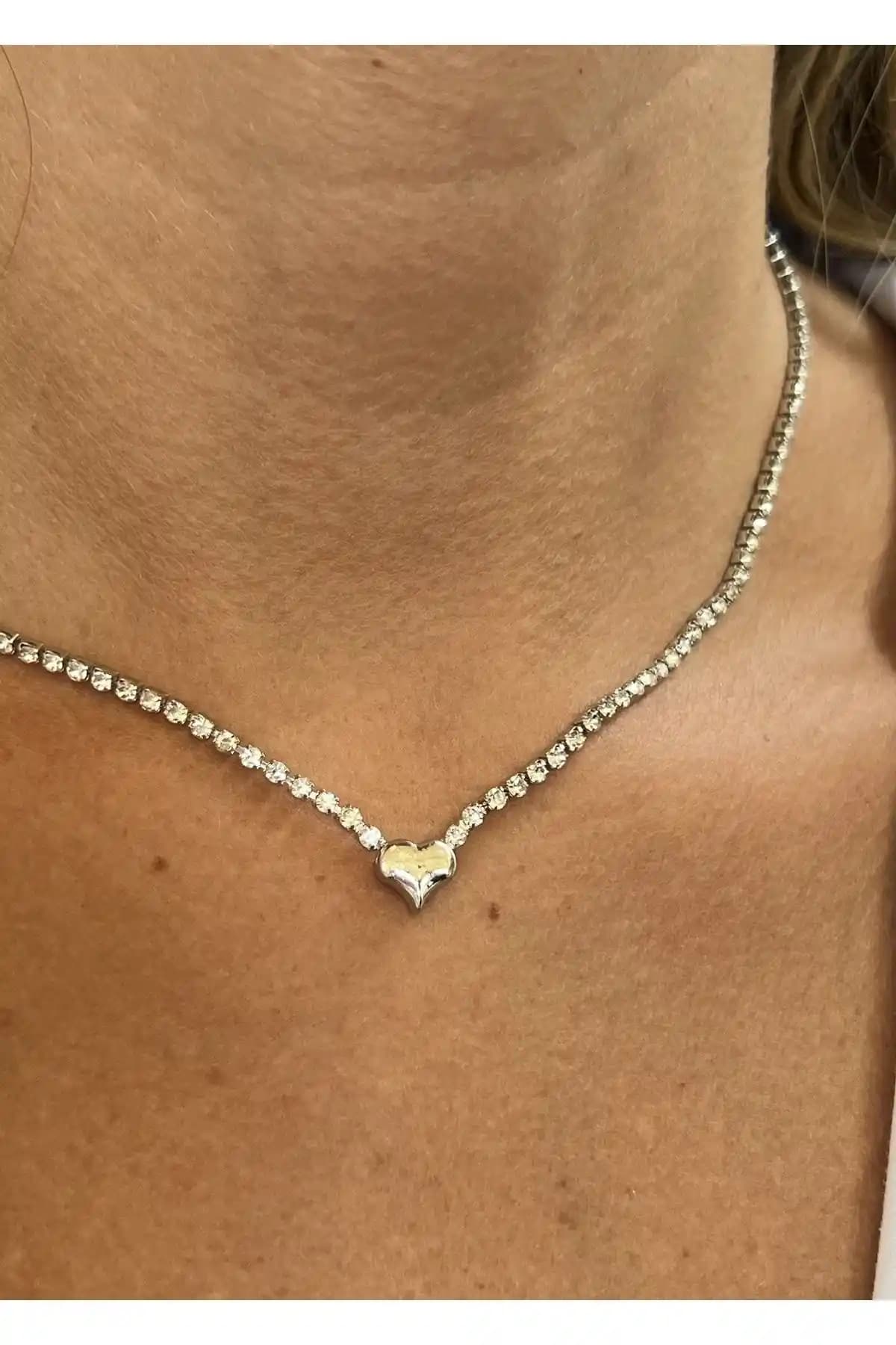 KİLİGİSTANBUL Gümüş Renk Kalp Su Yolu Kolye Zarif ve Şık Tasarımıyla Günlük ve Özel Kullanım İçin