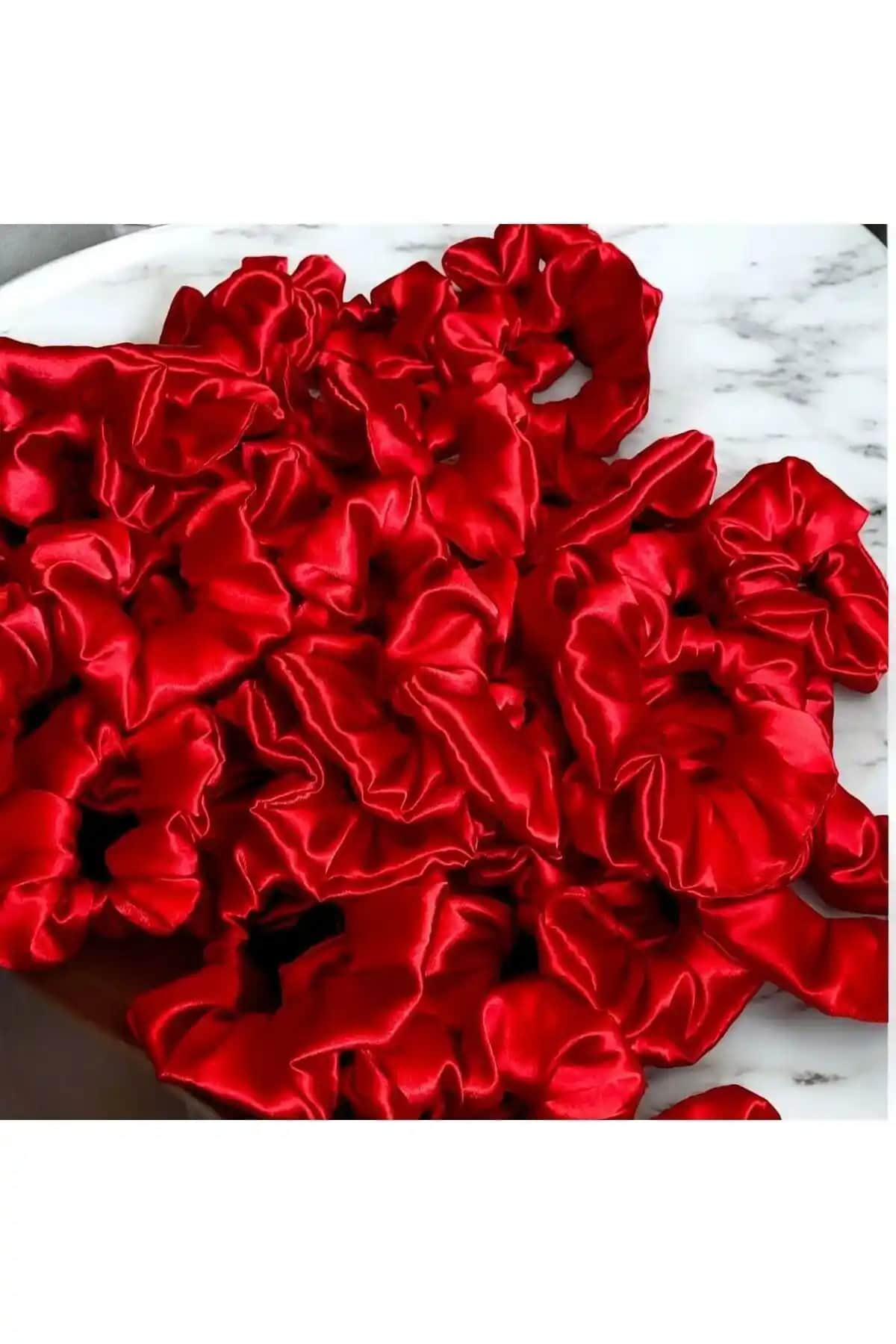 Kınacıkız 50'li Saten Kına Tokası Seti Geleneksel ve Modern Tasarım ile Şıklık Sunar