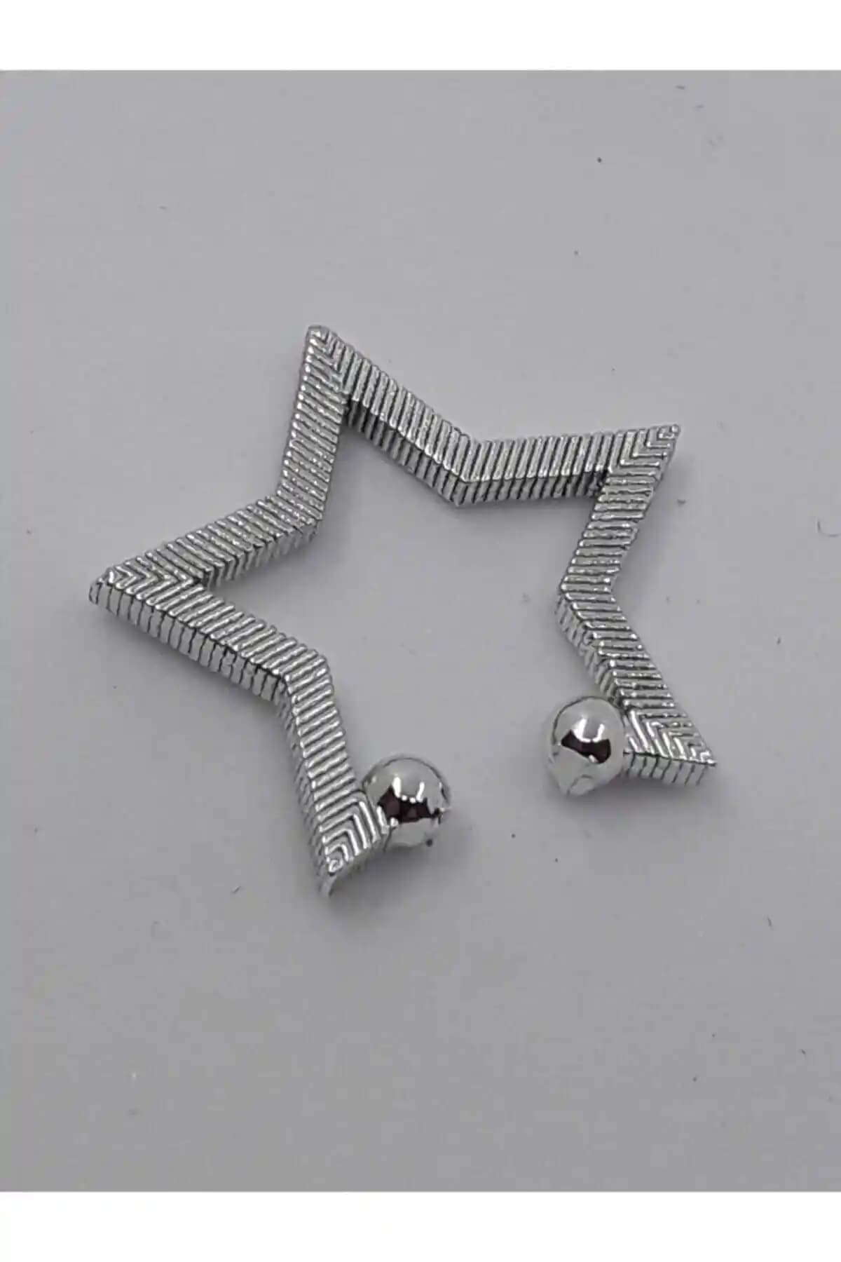 Kıvanç Aksesuarları Kıkırdak Yılzı Küpe Silver Zarif ve Dayanıklı Tasarım