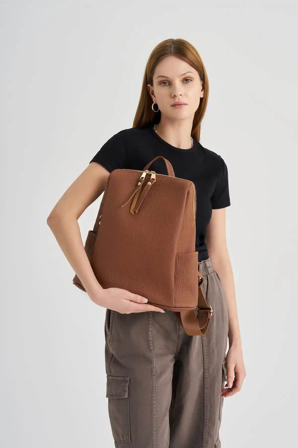 Lucky Bees Kadın Büyük Boy Sırt Çantası Suni Deri Modern ve Şık Tasarım