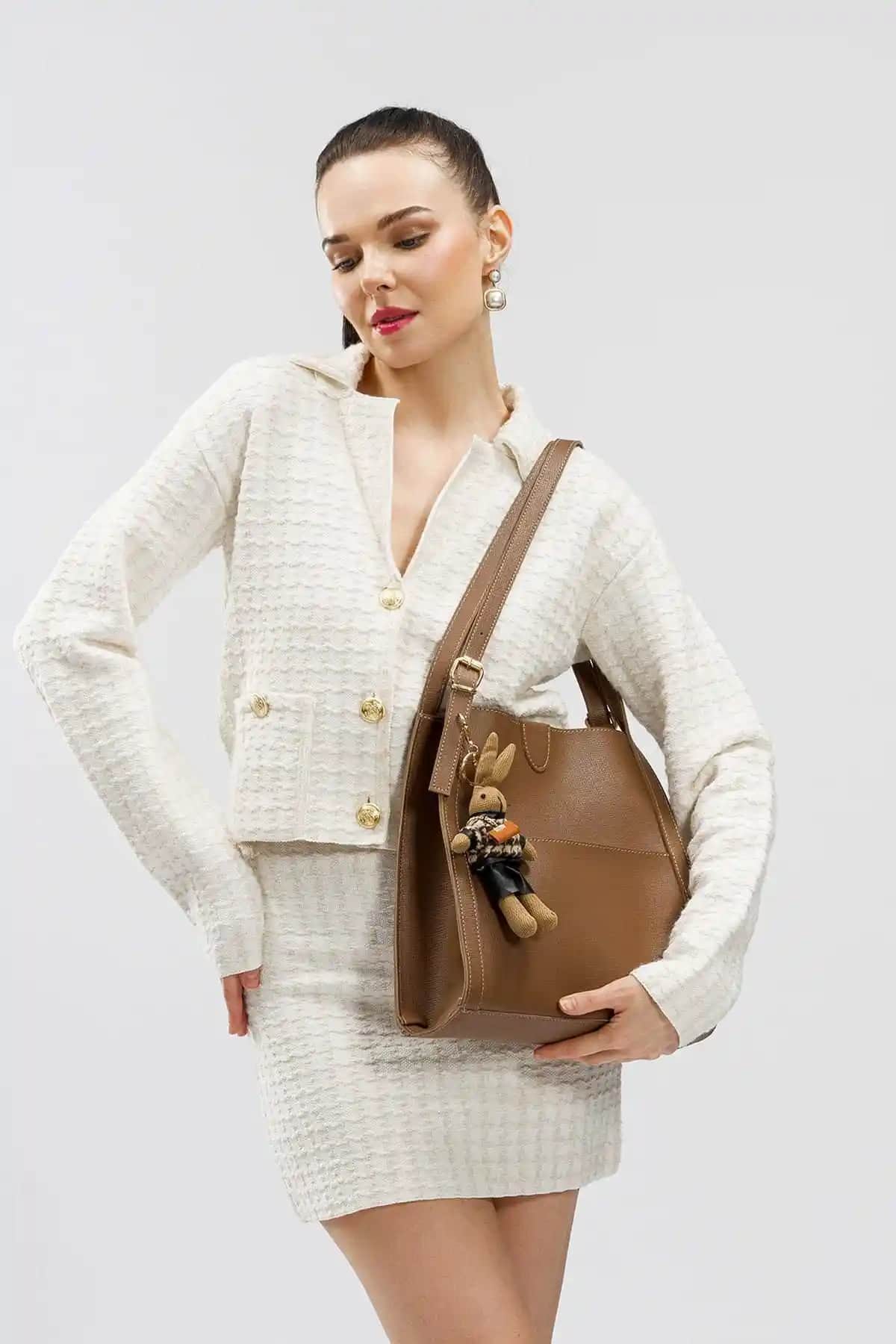 Lucky Bees Kadın El ve Omuz Çantası Modern ve Dayanıklı Suni Deri Tasarımıyla Şıklık Sunar