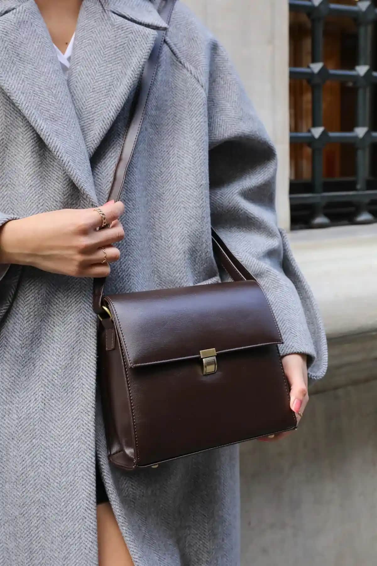 Madamra Kahverengi Kadın Vintage Tasarım Çanta Modern ve Şık Aksesuar