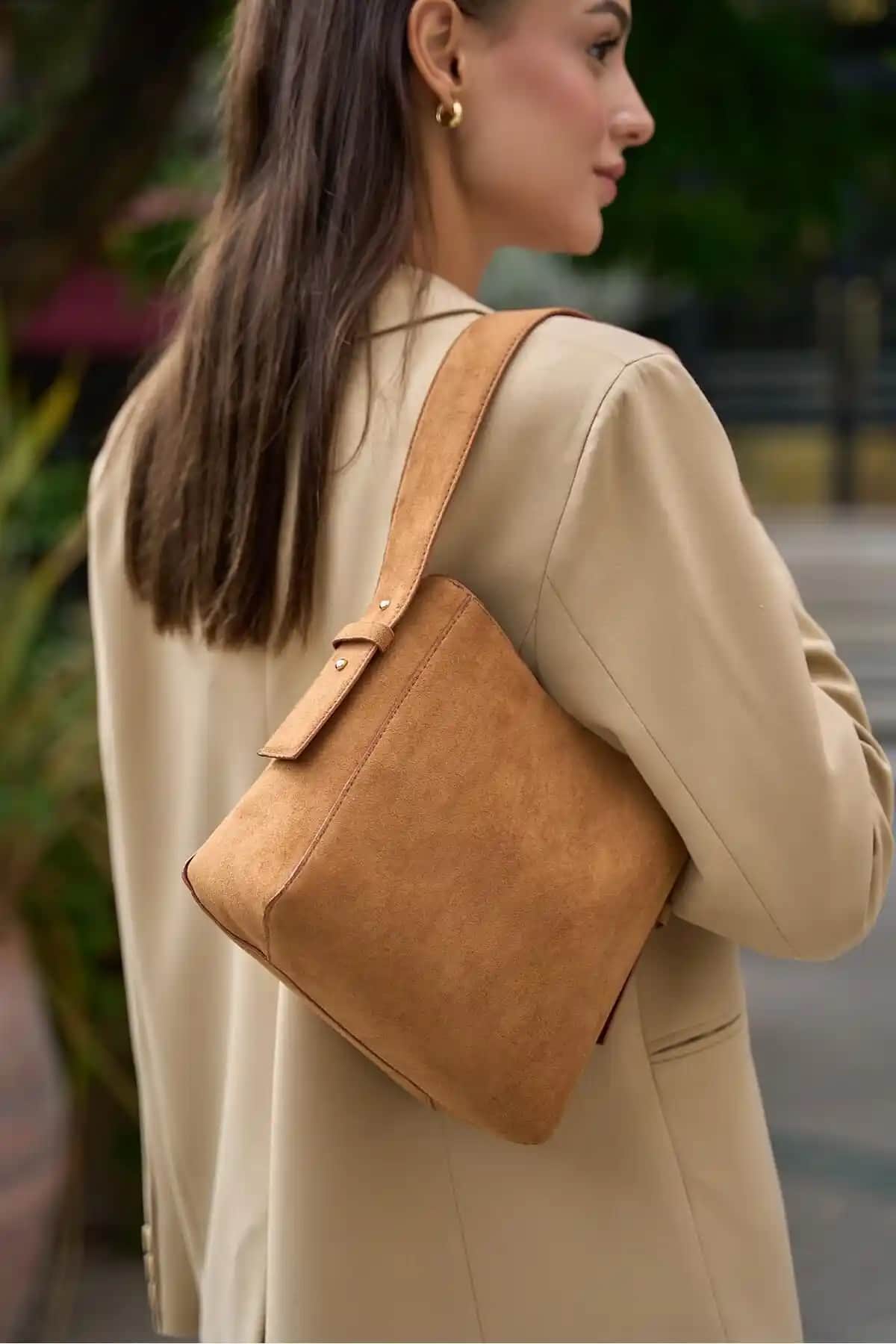 Madamra Taba Süet Kadın Omuz Çantası Detaylı İnceleme ve Özellikleri