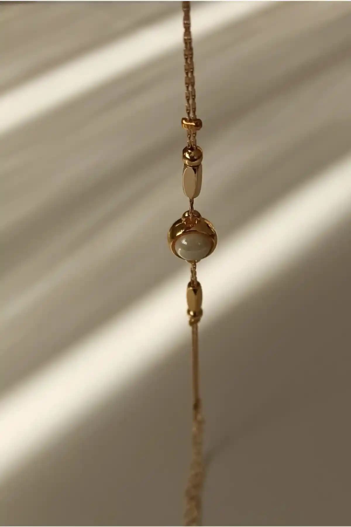 MagicStone Yaz Güneşi Bileklik: Zarif ve Şık Yaz Ayları İçin Dayanıklı Takı Seçeneği