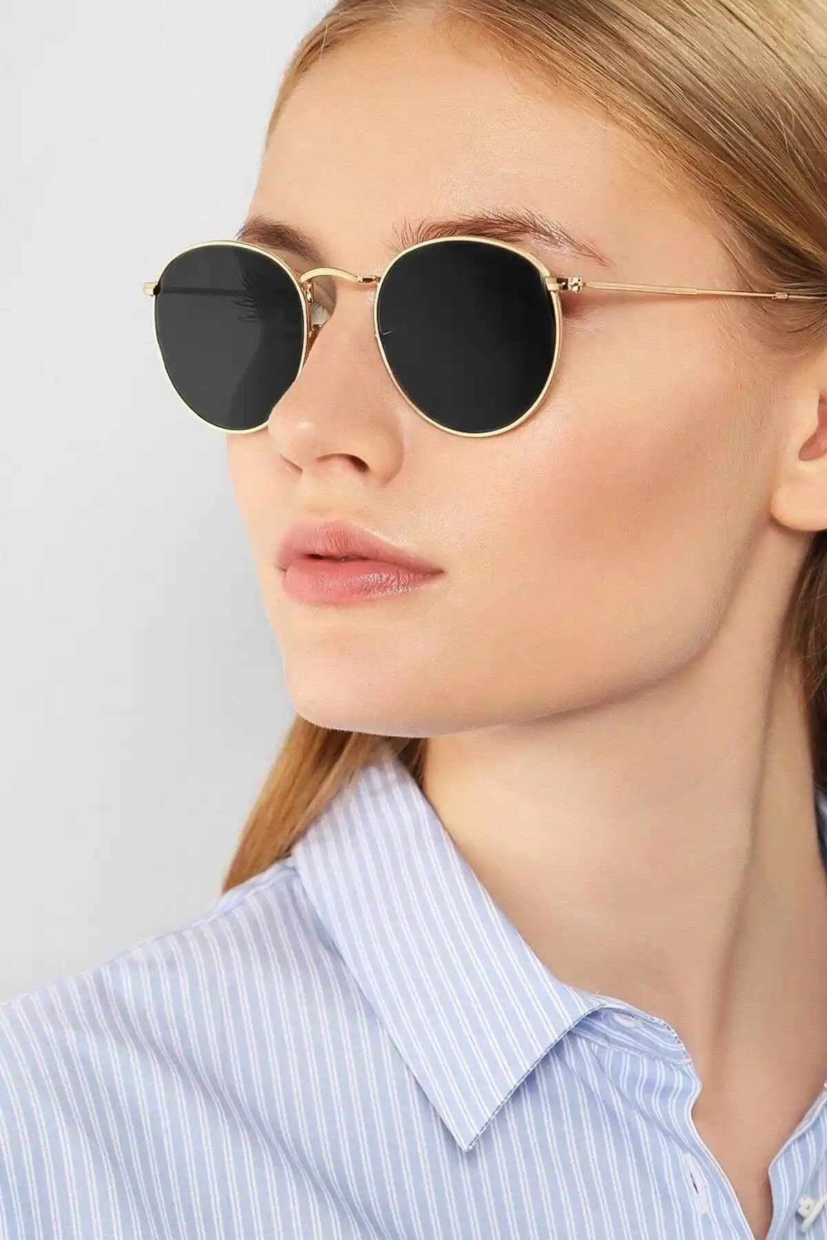 Makro Optik Unisex Altın Metal Çerçeveli Yuvarlak Güneş Gözlüğü Şıklık ve Fonksiyonellik Sunar