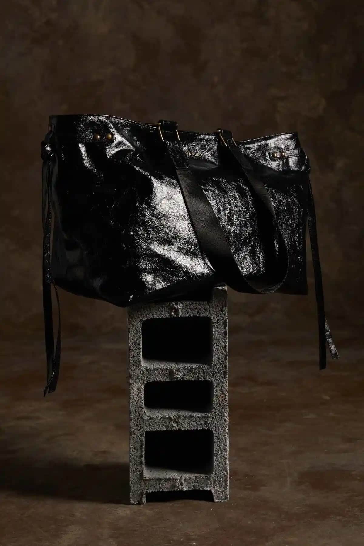 Manuka STD Big City Deri Tote Çanta Siyah Şık ve Fonksiyonel Günlük Kullanım İçin