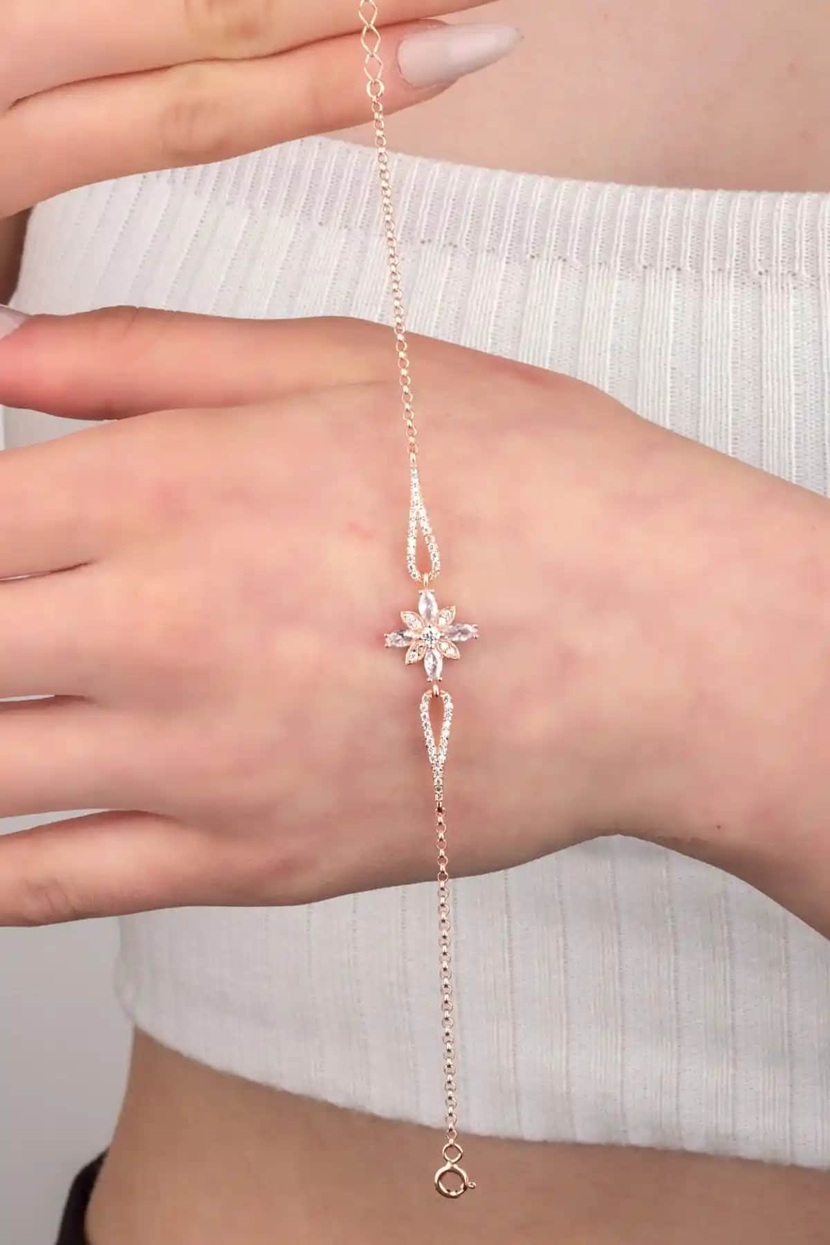 Miavi Silver 925 Ayar Gümüş Doç Zincirli Umut Çiçeği Bileklik Özellikleri ve Kullanım İpuçları