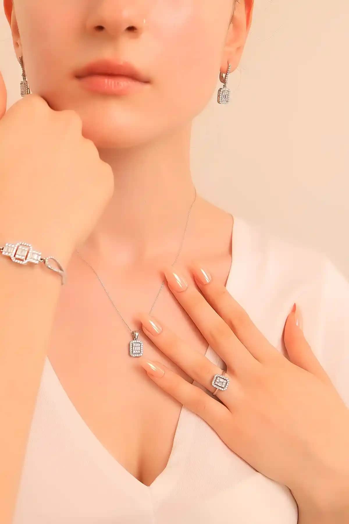 Miavi Silver 925 Ayar Gümüş Takı Seti: Zarif ve Kaliteli Tasarım Çeşitleri