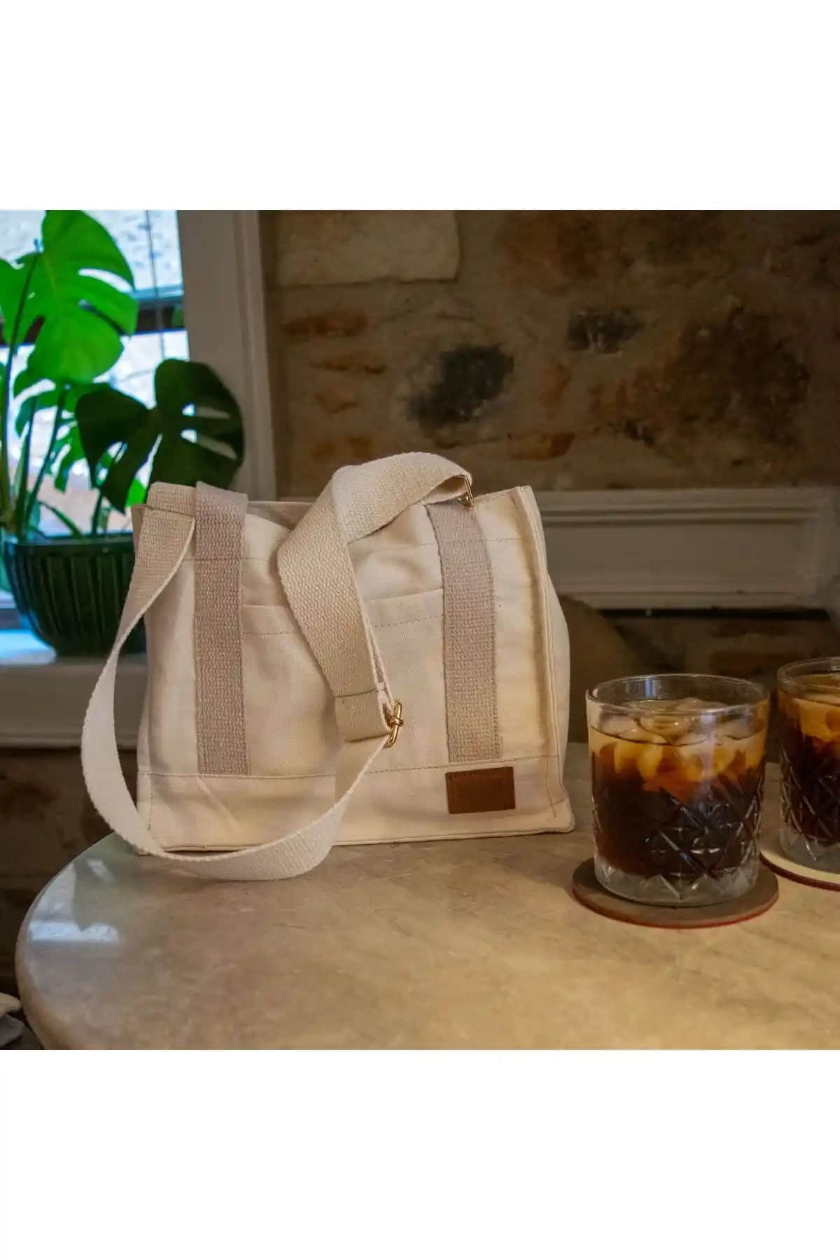 Miawiki Askılı Kanvas Mini Tote Çanta Günlük Şıklık ve Fonksiyonellik Sunar