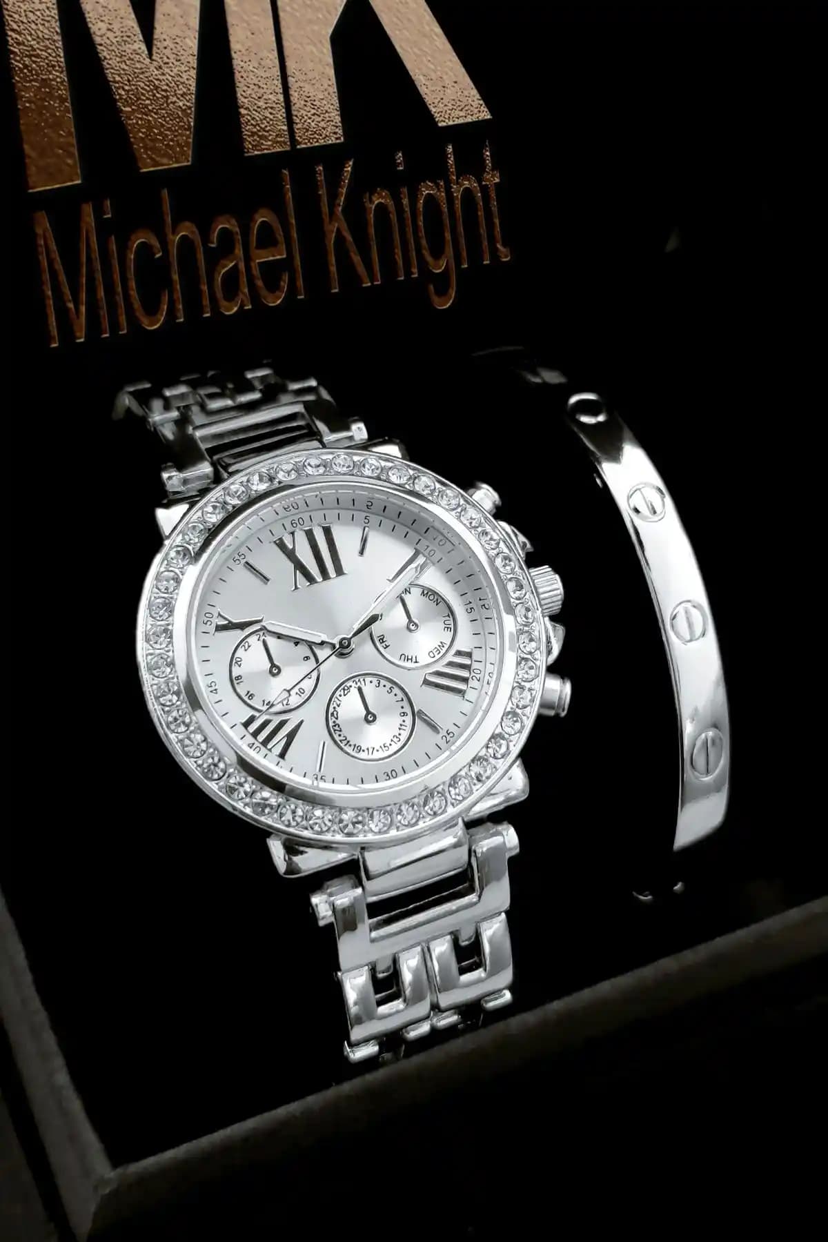 Michael Knight Bileklikli Kol Saati Modern Tasarımı ve Uzun Ömürlü Kullanımıyla Öne Çıkıyor