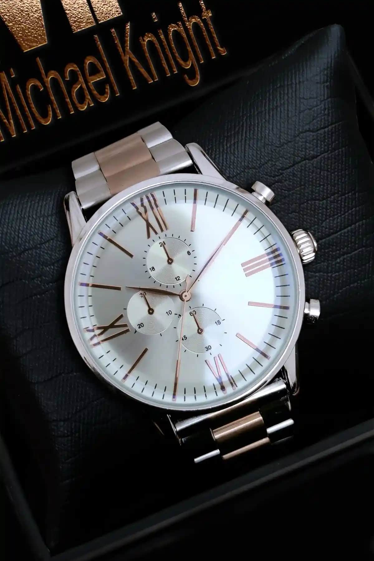 Michael Knight Kol Saati Modern Tasarım ve Dayanıklılığıyla Günlük Kullanıma Uygun