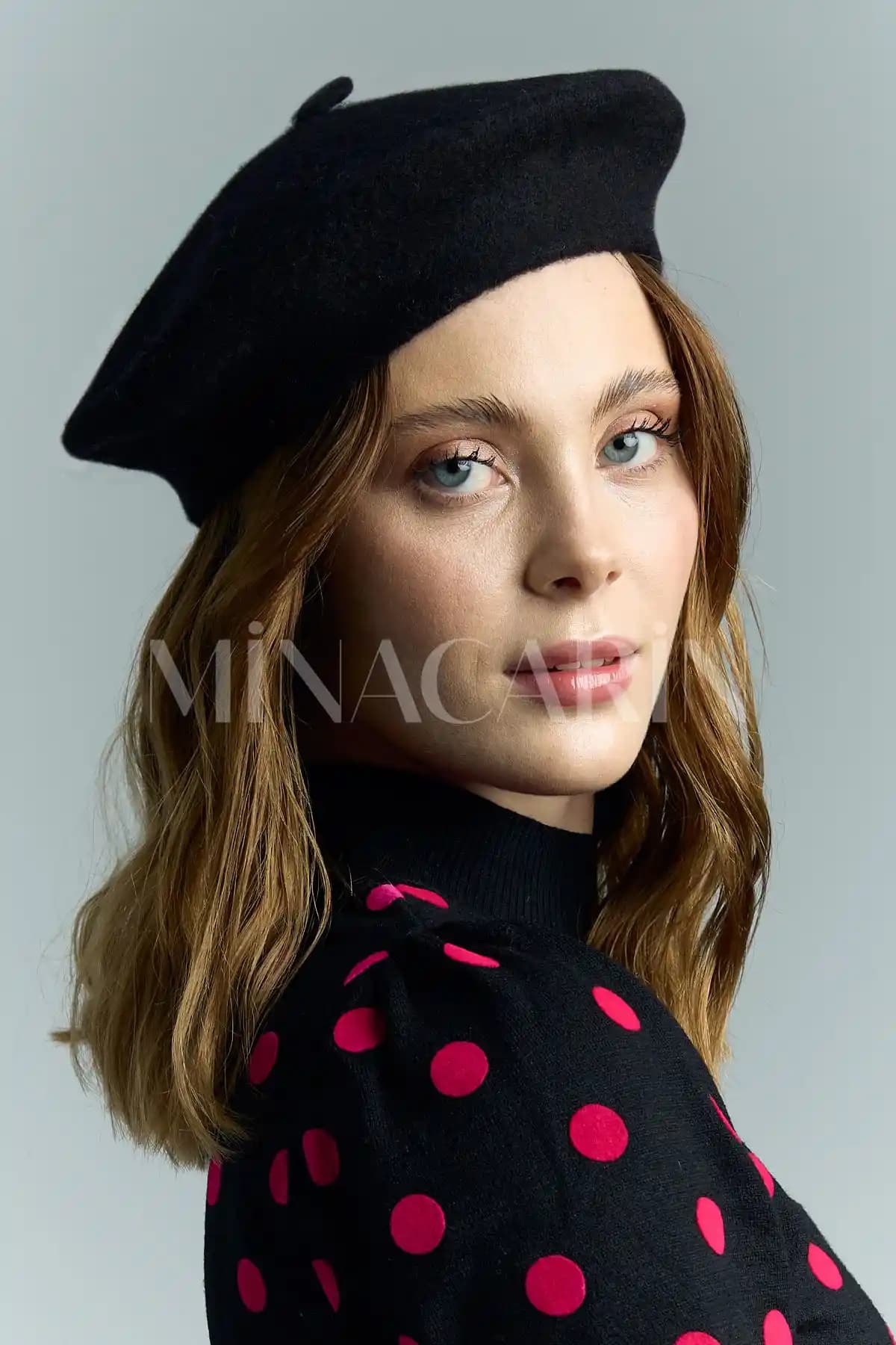 MinaCarin Fransız Ressam Keçe Bere Siyah – Şık ve Pratik Kış Aksesuarı