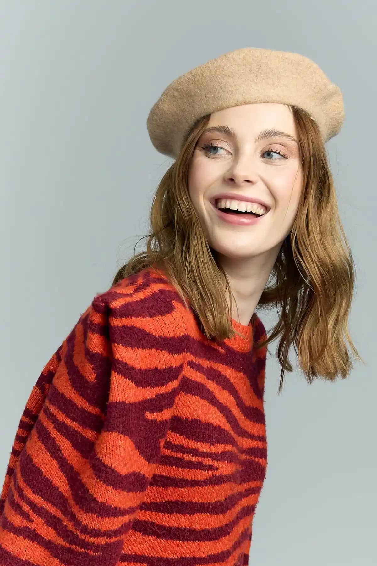 MinaCarin Fransız Ressam Temalı Vizon Keçe Bere: Şık ve Rahat Kullanım İçin Tasarlandı