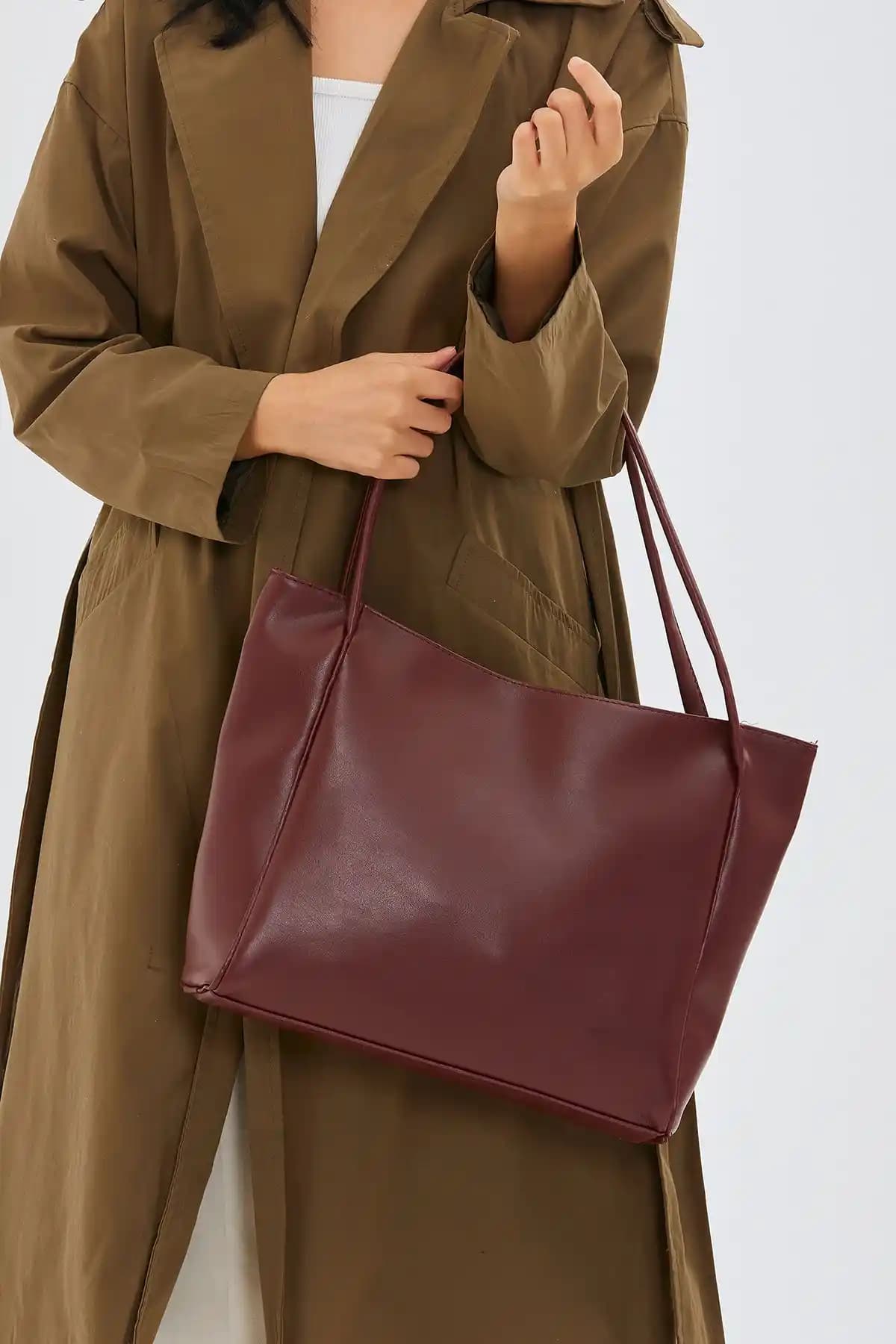 Minebag Salaş Maya Kadın Bordo Kol Çanta Günlük Kullanım İçin Şık ve Dayanıklı Tasarım