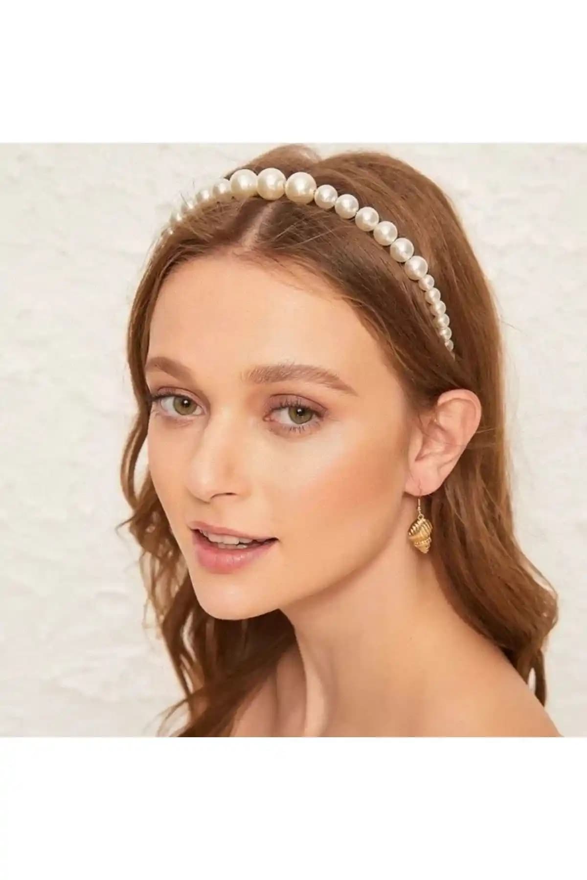 Monalisa Kadın İnci Taç: Zarif ve Şık Tasarımıyla Günlük ve Özel Gün Kullanımı İçin Ideal