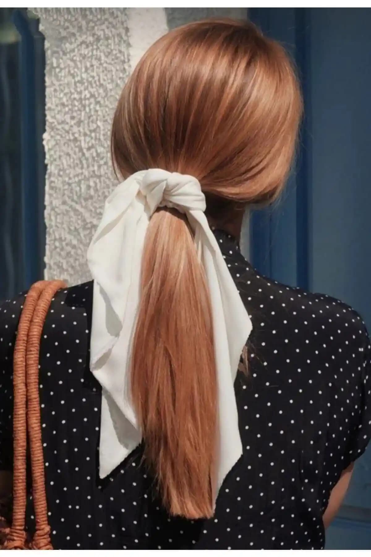 Monalisa Kadın Krem İpek Fular Lastik Toka: Şık ve Kullanışlı Günlük Aksesuar