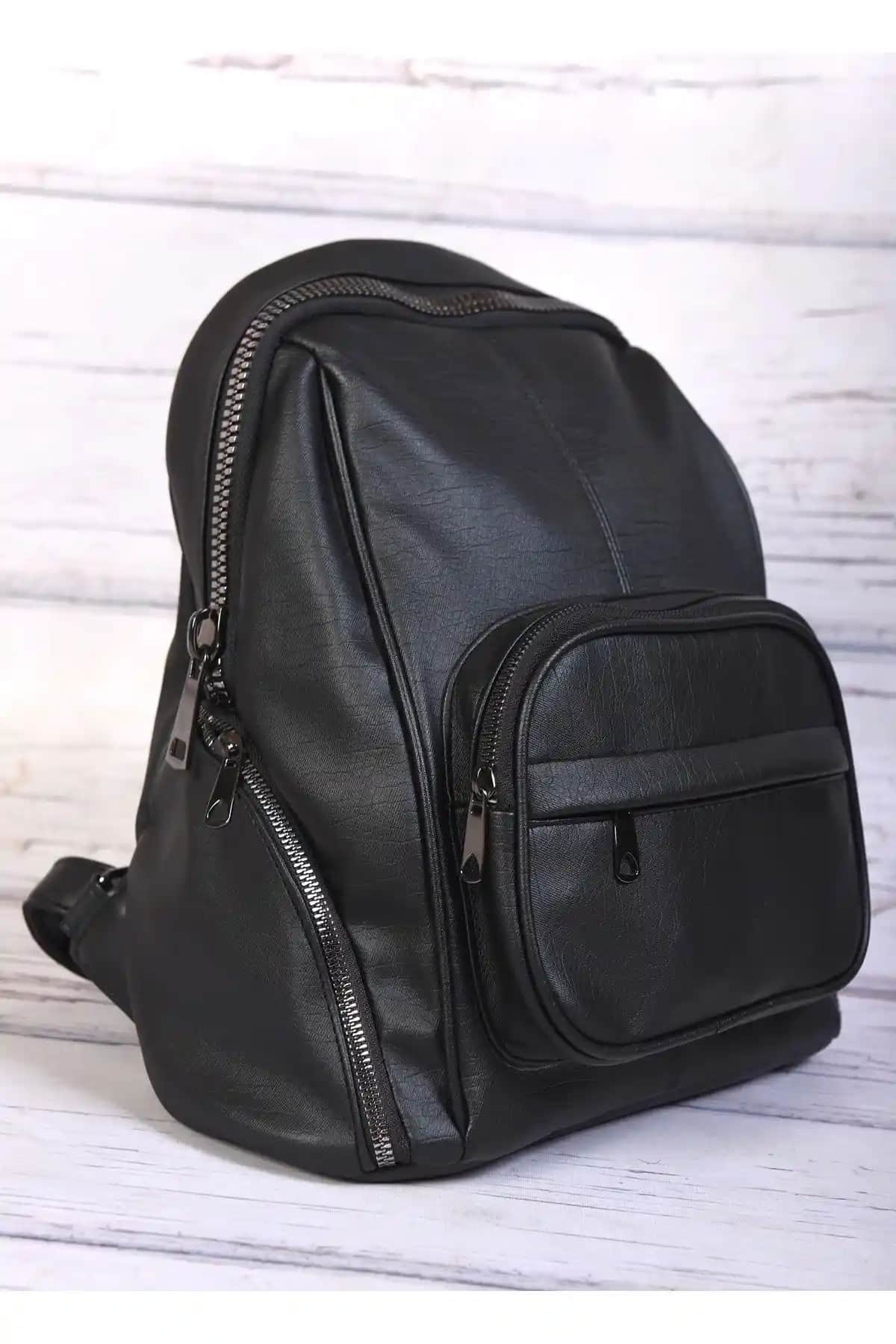 Monaliza Yıkama Deri Sırt Çantası: Şıklık ve Fonksiyonelliği Bir Arada Sunar