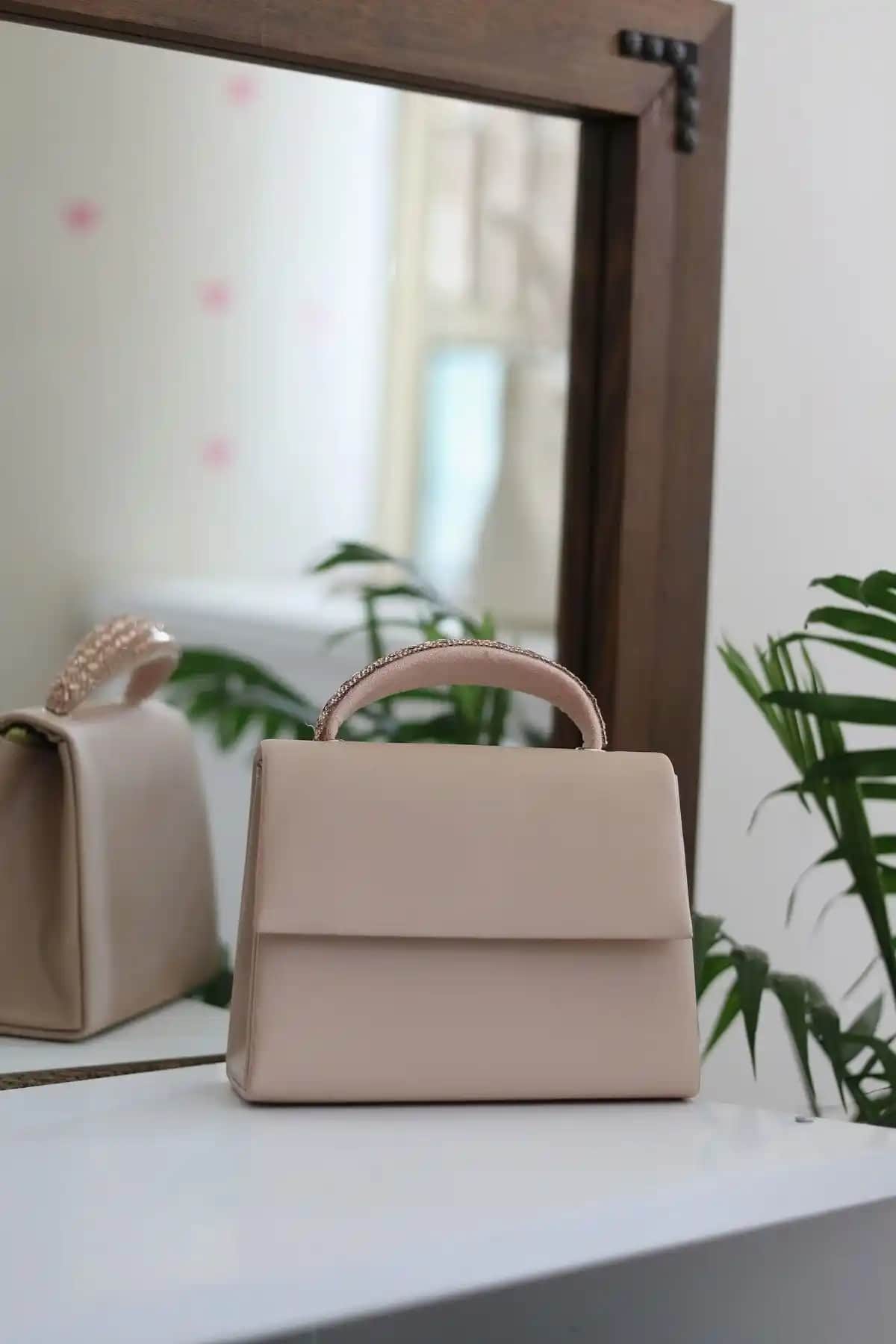 Moom Bag Kadın Nude Taş Tutma Detaylı Abiye Omuz Çantası Şık ve Zarif Tasarım