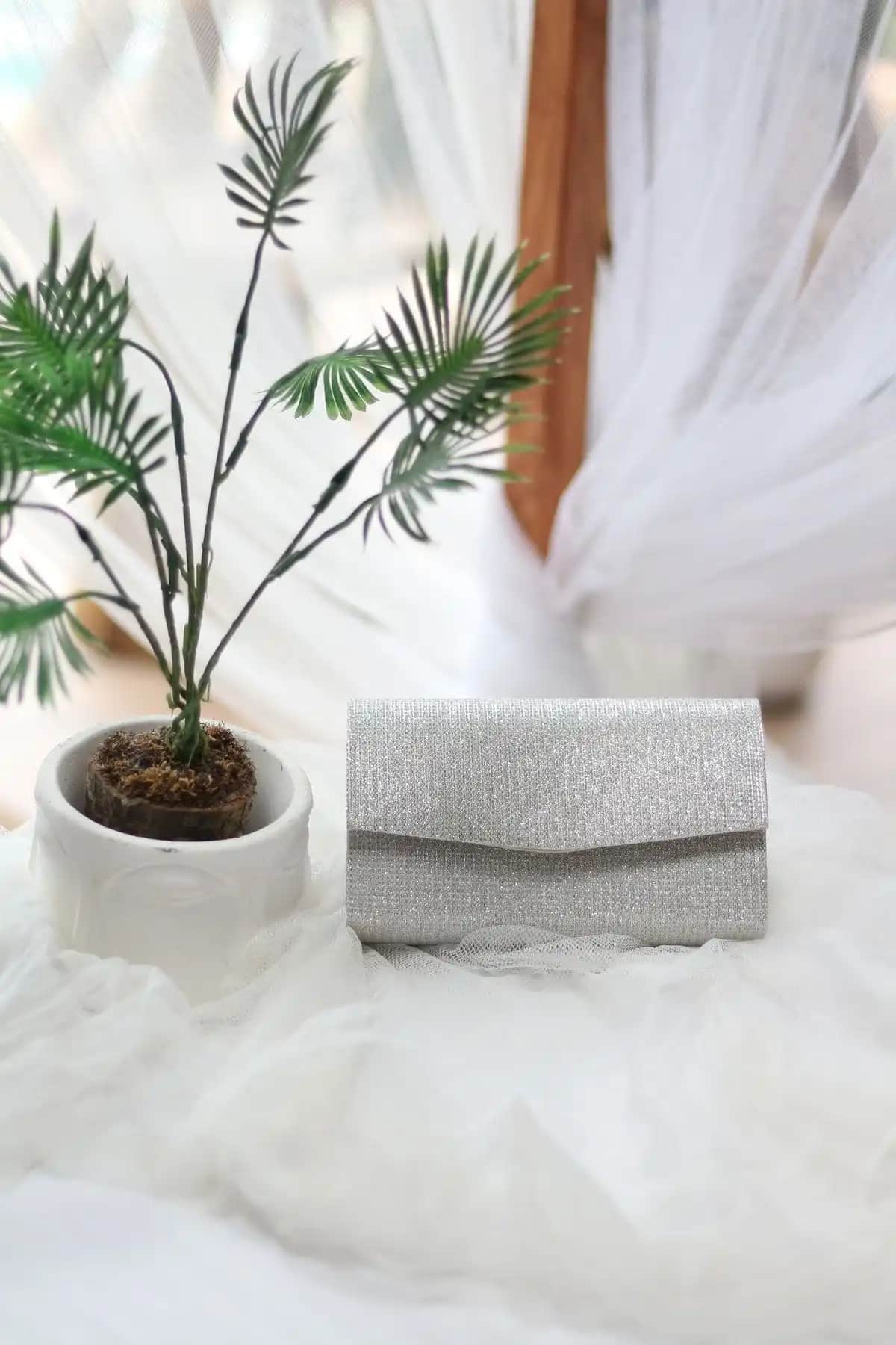 Moom Bag Kadın Simli Silver Mini Kutu Omuz Çantası Şık ve Kullanışlı Gece Aksesuarı