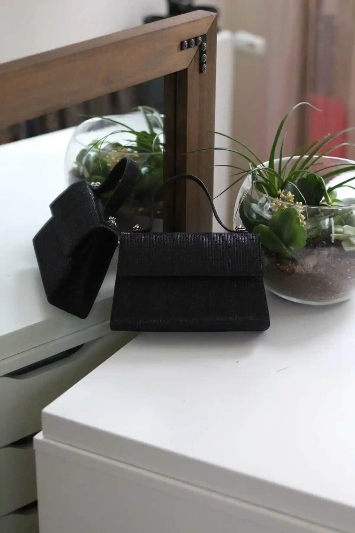 Moom Bag Siyah Simli Abiye Omuz Çantası Kadınlar İçin Zarif ve Şık Gece Aksesuarı