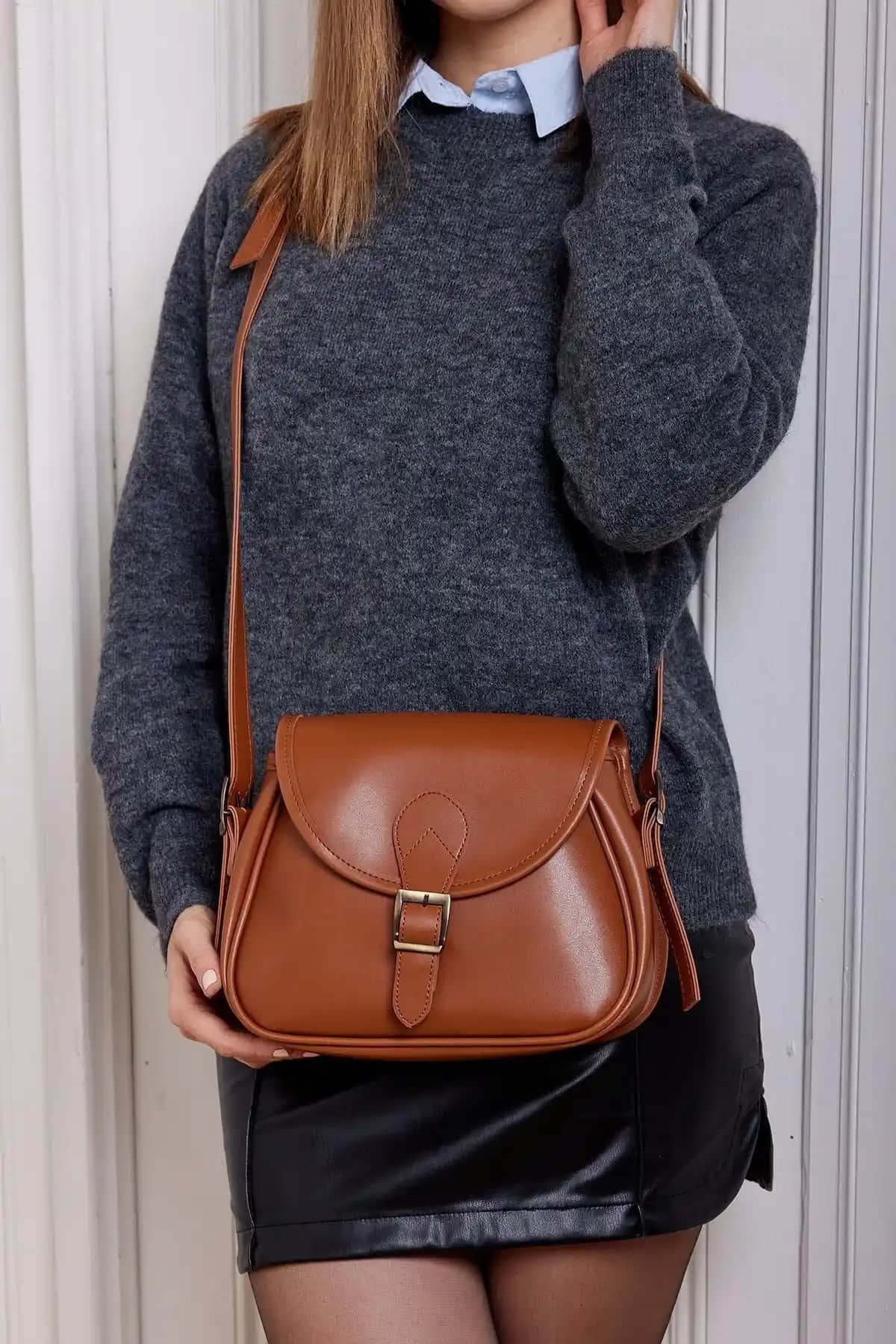 Mopia Taba Kadın Büyük Boy Kapaklı Çantası Şıklık ve Fonksiyonelliğin Birleşimi