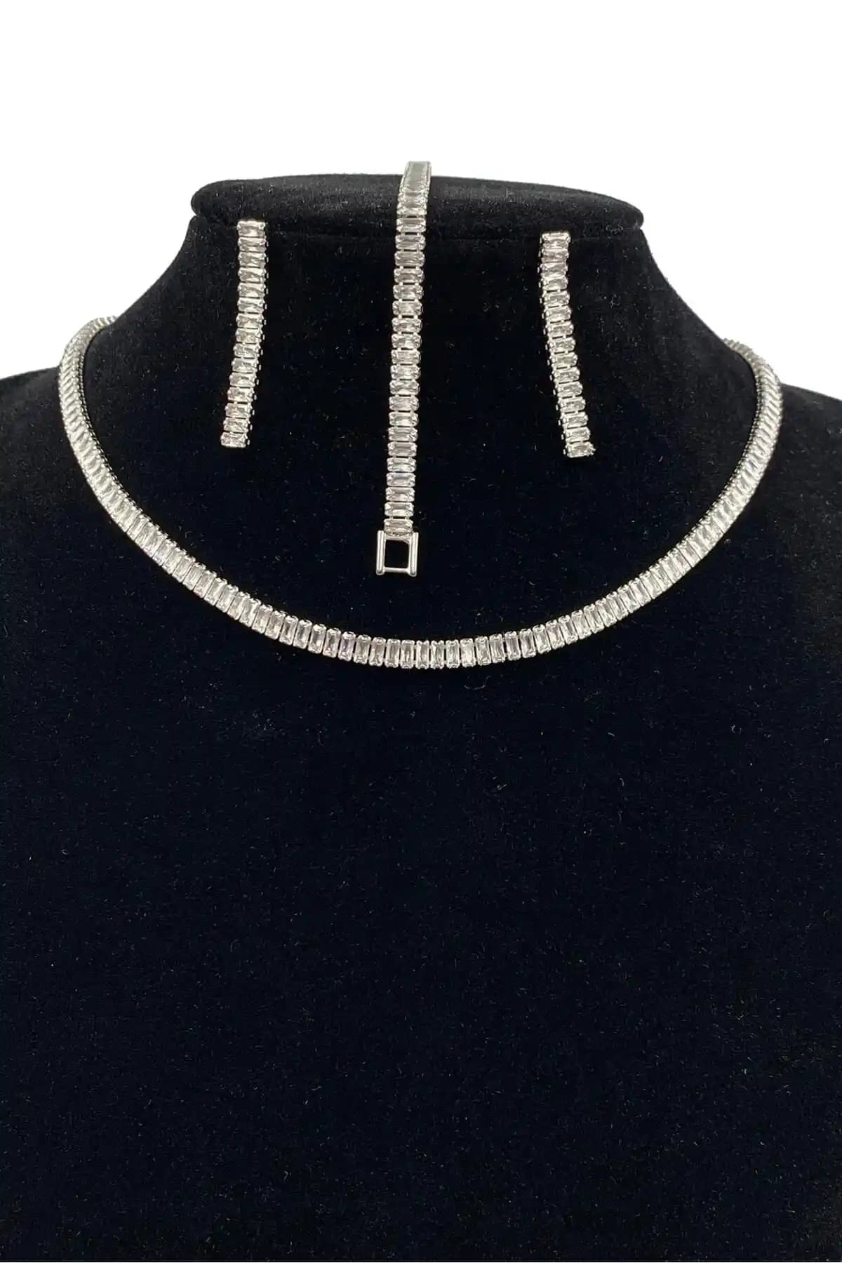 MOSSMOUR Kadın Gümüş Zirkon Baget Takım: Şıklık ve Kalitenin Zirvesi