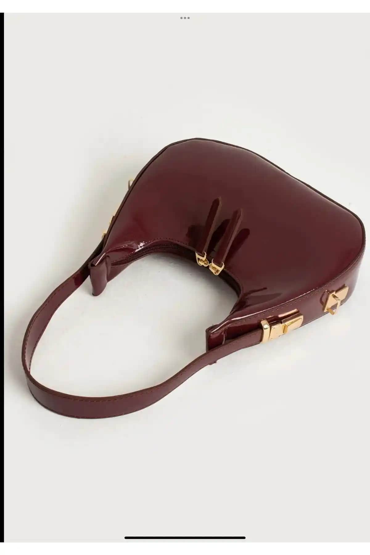 Mybag Kadın Rugan Deri Baget Cherry Çanta: Şık ve Fonksiyonel Günlük Kullanım Çantası