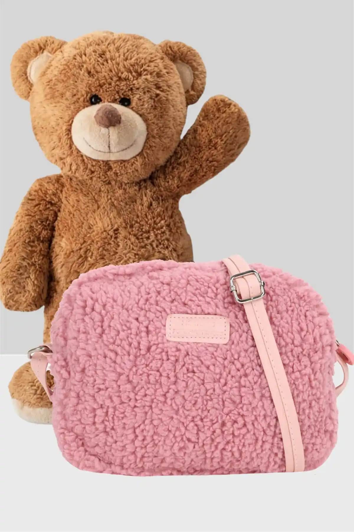 Nadaşın şık ve dayanıklı peluş mini urban çantası, günlük kullanım ve stil için ideal seçenek