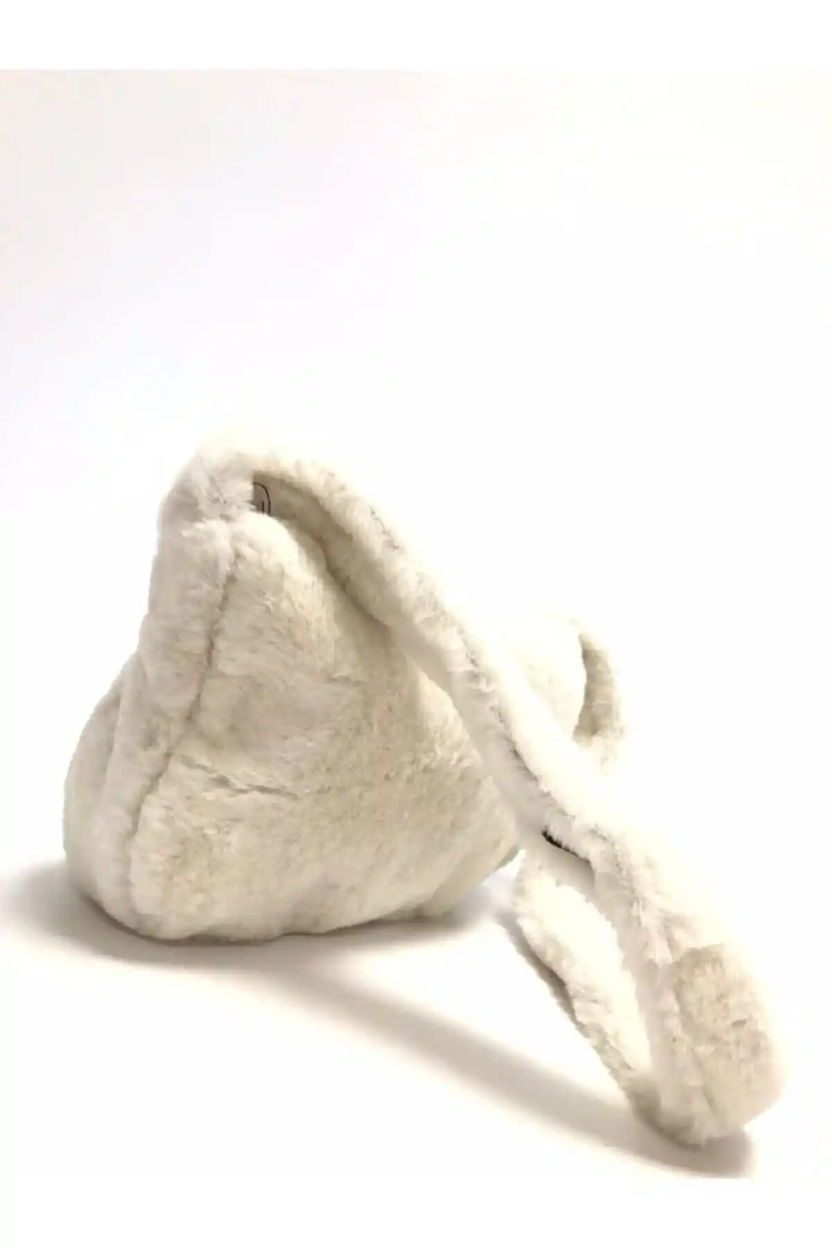 Neem Bag Beyaz Peluş Çanta: Günlük Şıklık ve Konfor Sunan Modern Tasarım