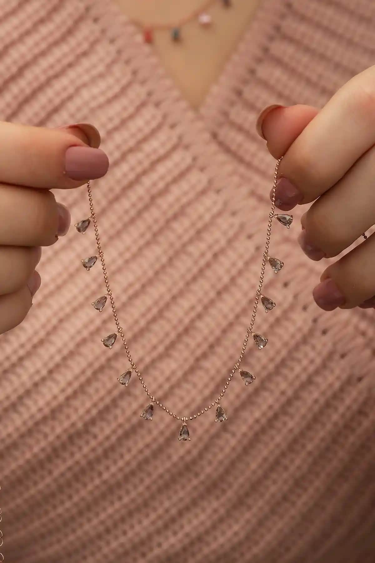 NEREZE 925 Ayar Gümüş Damla Zultanite Taşlı Kadın Kolye Zarif ve Şık Tasarım