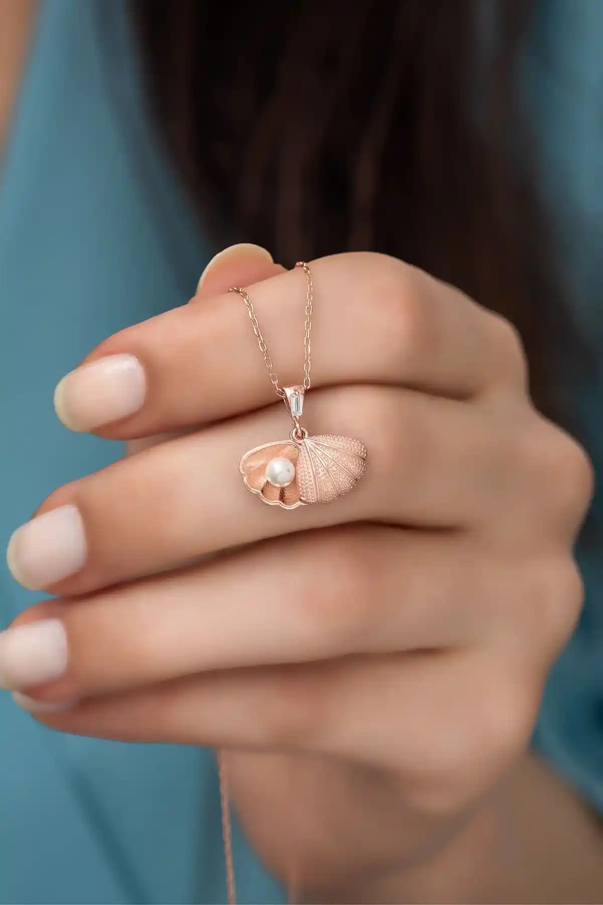 NEREZE 925 Ayar Gümüş Incili İstiridye Kolye Kadınlar İçin Zarif ve Şık Bir Aksesuar