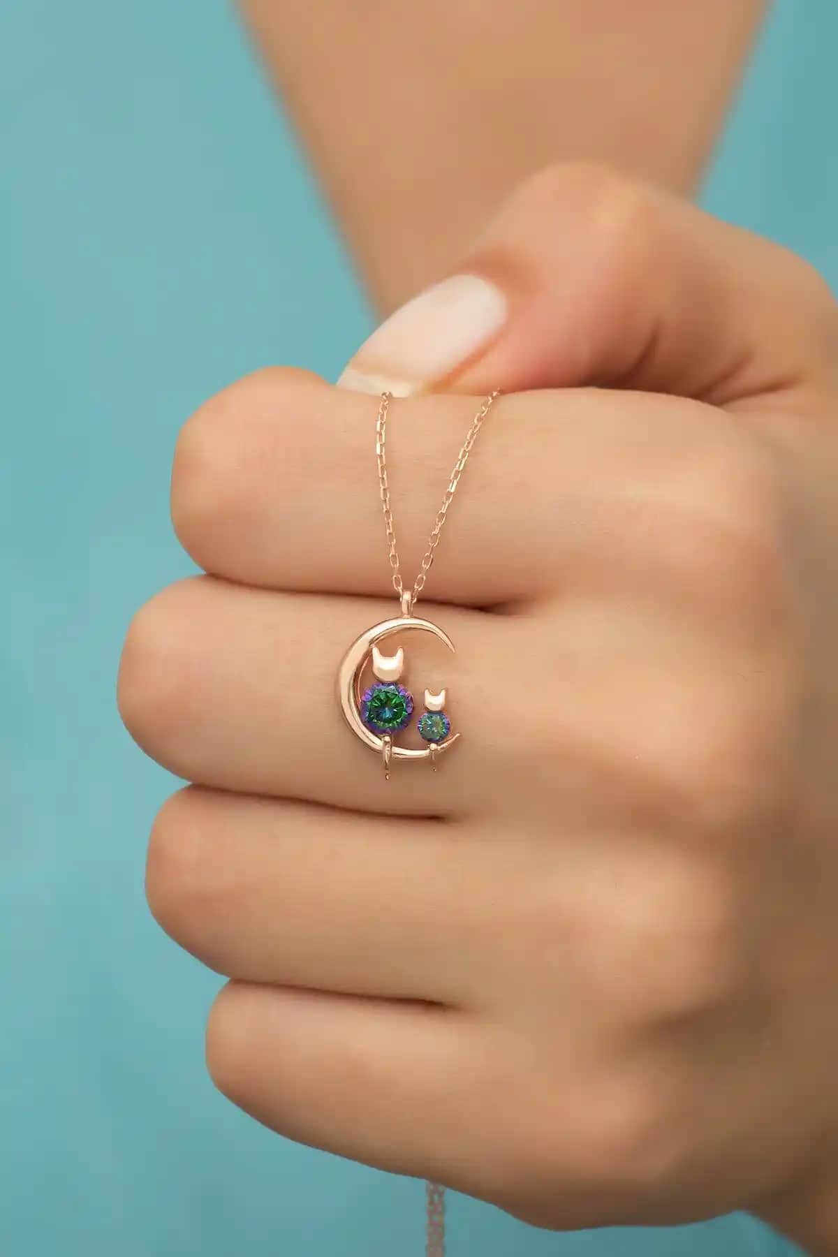 NEREZE 925 Ayar Gümüş Mistik Topaz Taşlı Kedi Figürlü Kolye Günlük ve Özel Kullanım İçin