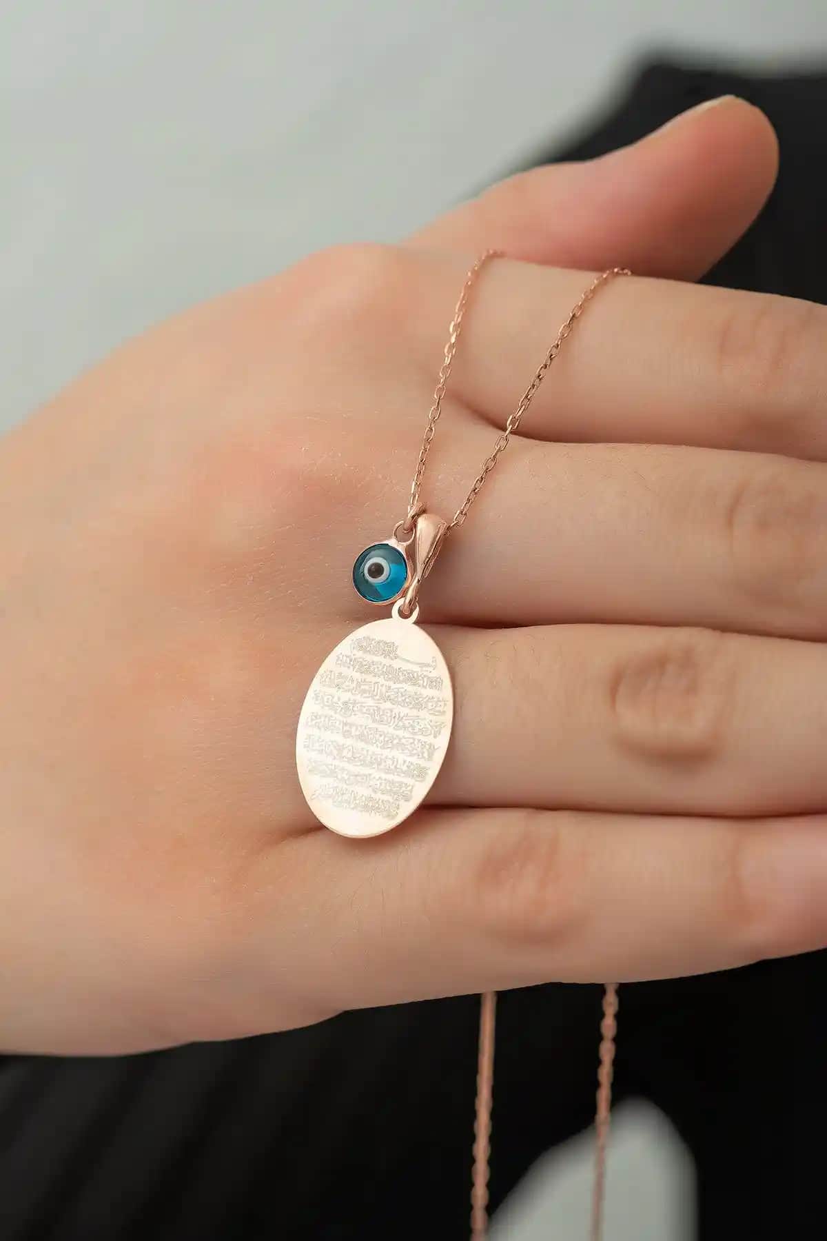 NEREZE 925 Ayar Gümüş Plaka Oval Ayetel Kürsi Kolye Şık ve Manevi Değeri Yüksek Takı