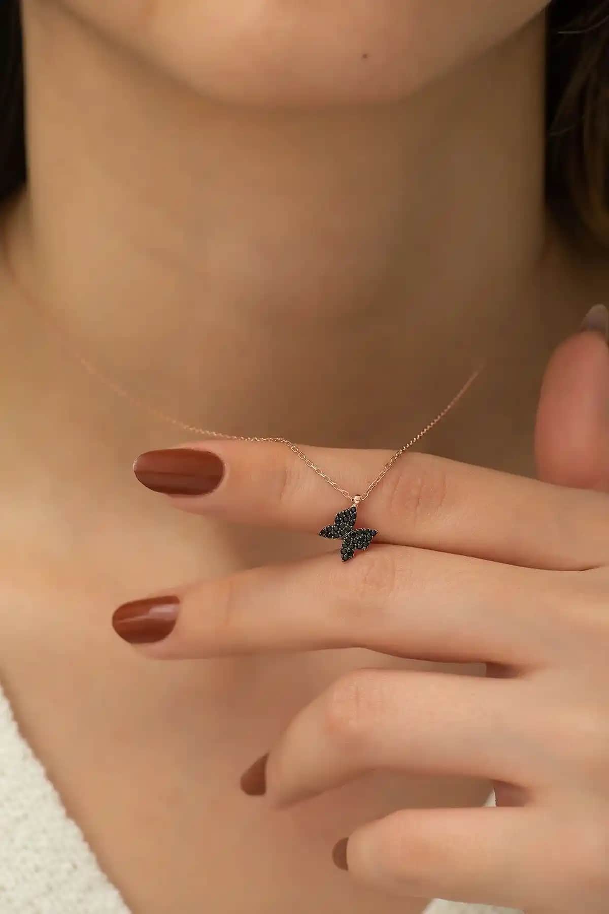 NEREZE 925 Ayar Siyah Minik Kelebek Kolye Zarif ve Dayanıklı Tasarım