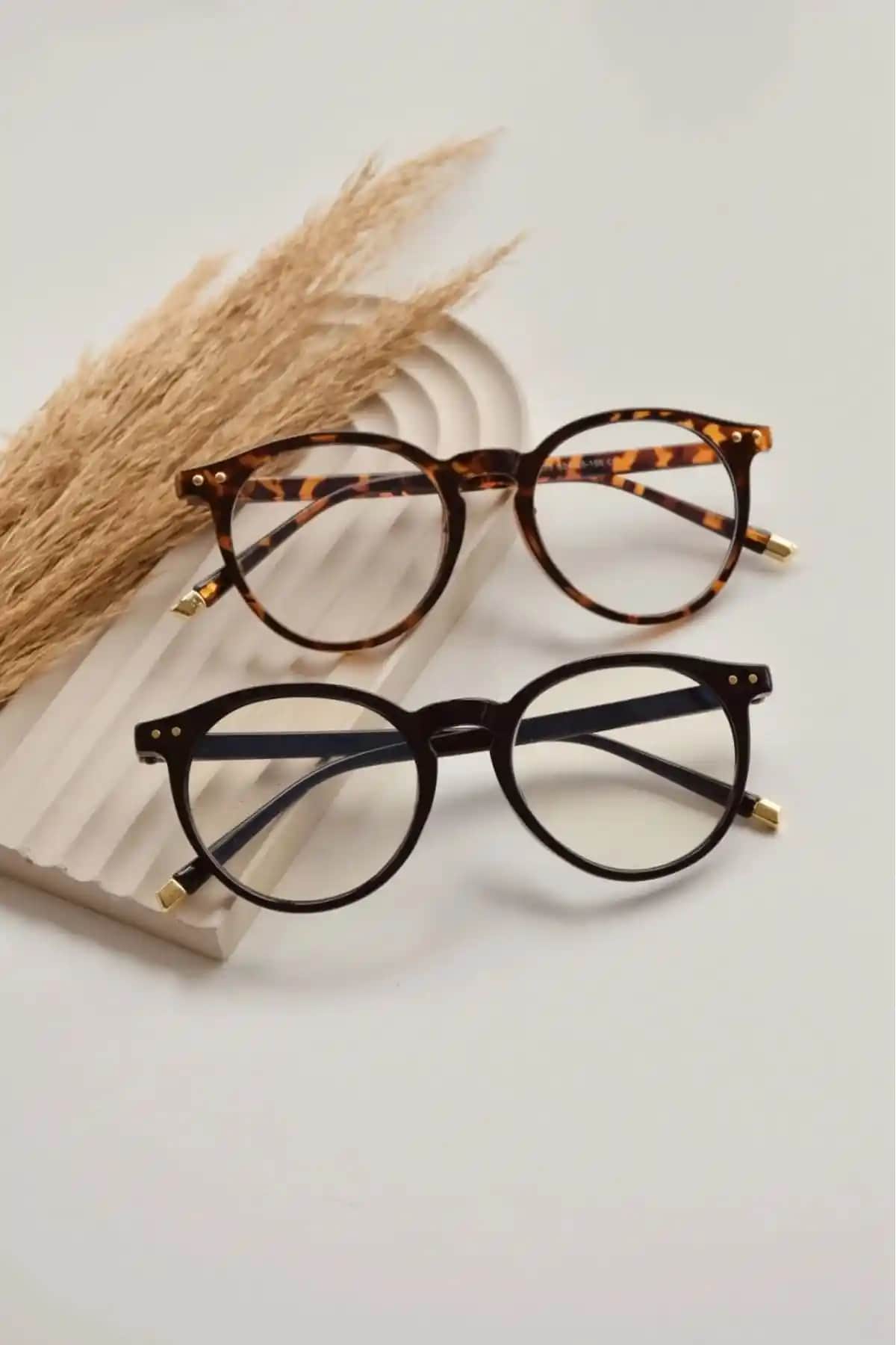 Nilu Moda Unisex Gözlük Seti: Şık ve Fonksiyonel Tasarım ile Göz Sağlığını Koruyun