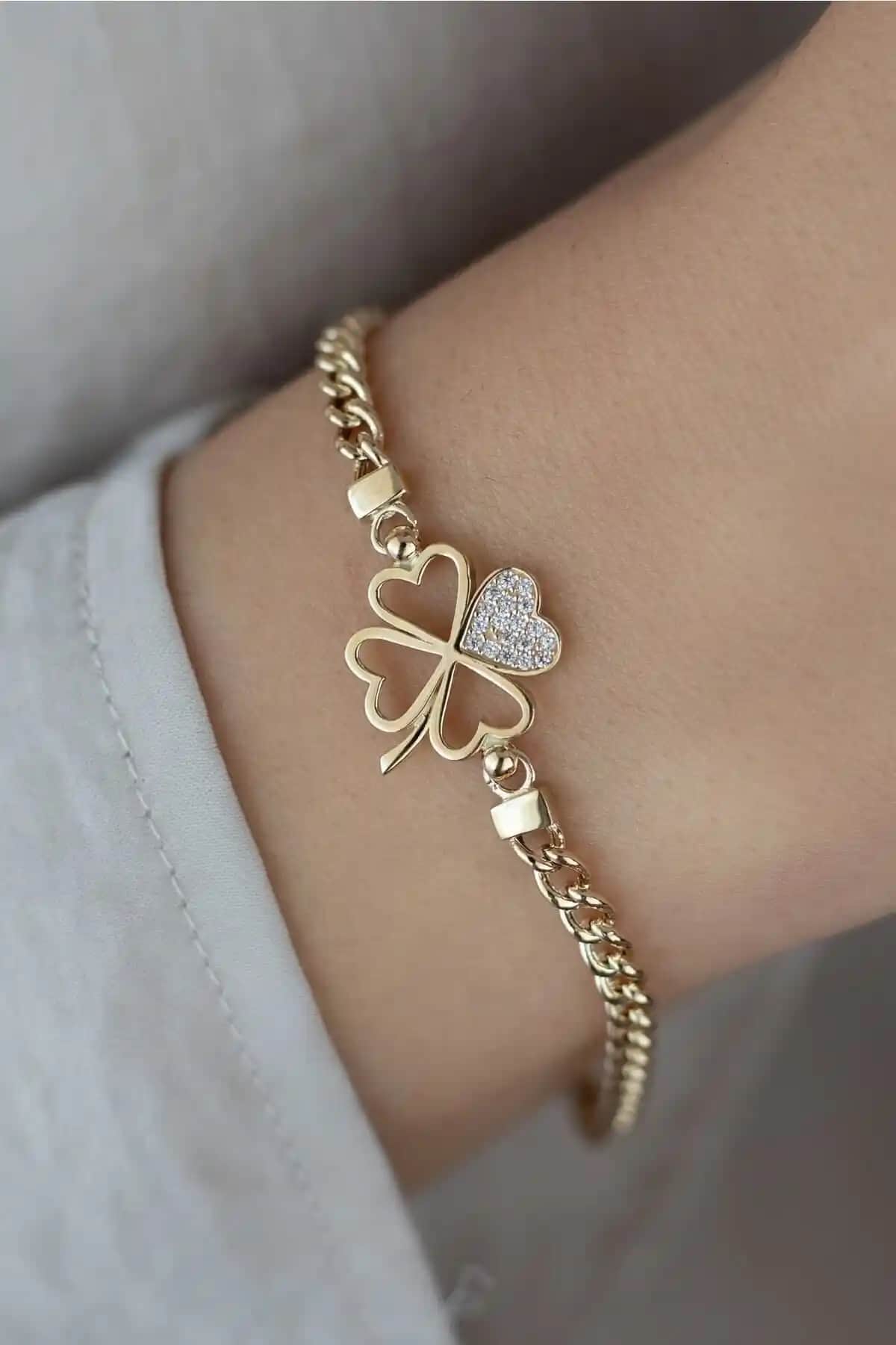 Oroline Kuyumculuk 14 Ayar Altın Kalpli Yonca Tasarımlı Kadın Bileklikleri