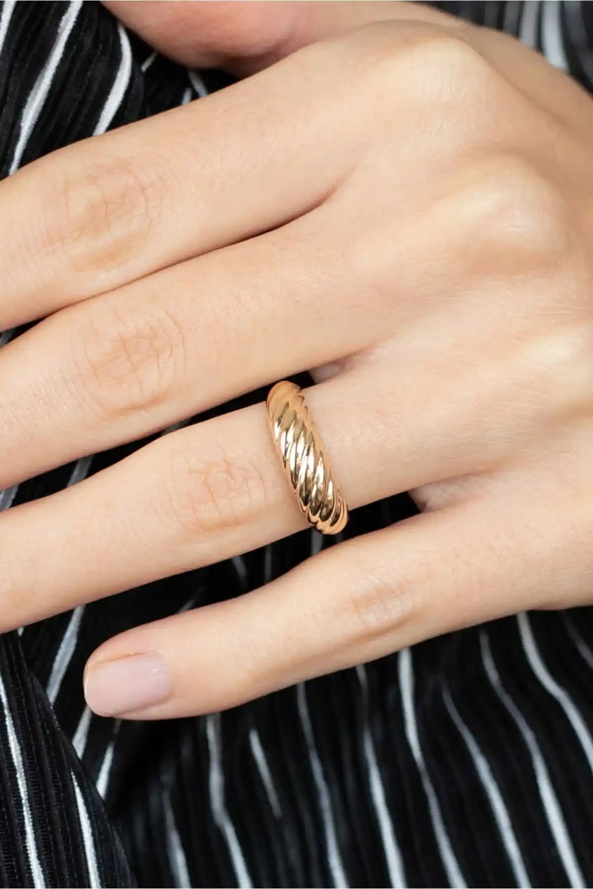 Oroline Kuyumculuk 14 Ayar Altın Salyangoz Kadın Yüzüğü Zarif ve Dayanıklı Tasarım