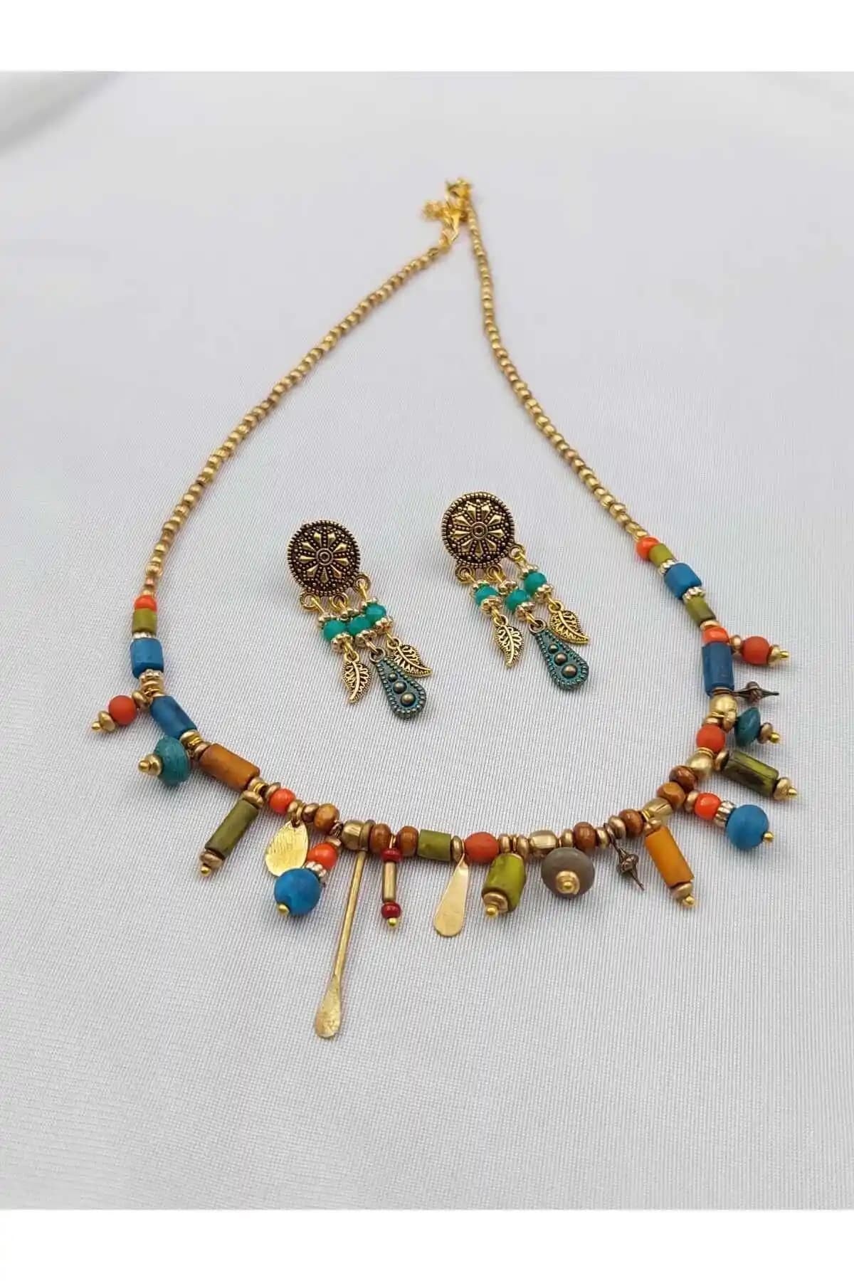 Otantik Takitokaciniz Kolye ve Küpe Seti: Doğal ve Şık Tasarım ile Günlük Kullanım İçin Uygun