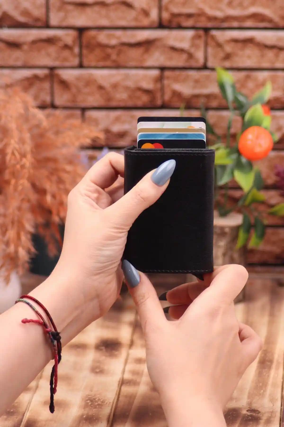 Öz-Ka Leather Erkek Mekanizmalı Cüzdan: Şık ve Pratik Tasarım ile Günlük Kullanım İçin Uygun