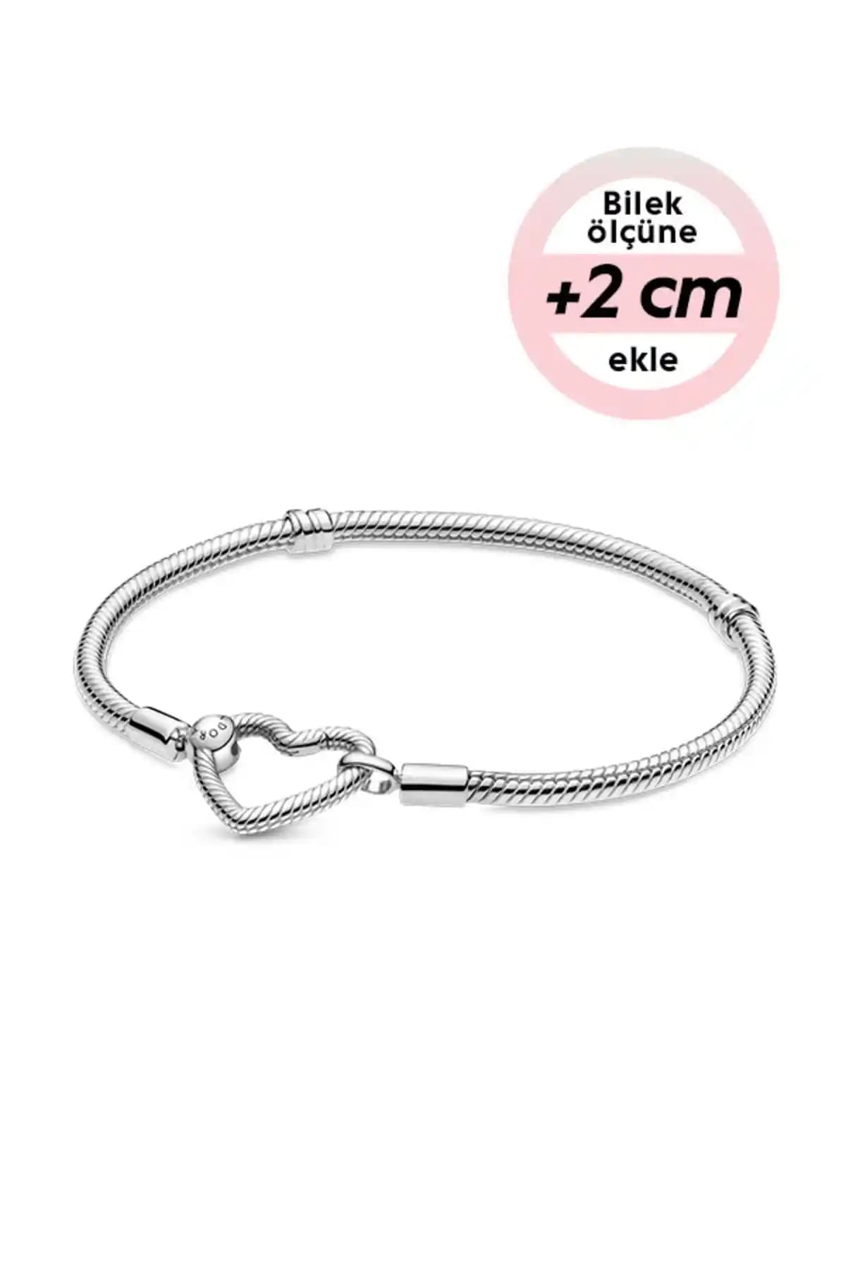 Pandora Moments Kalp Kilitli Zincir Bileklik: Şık ve Kişiselleştirilebilir Gümüş Mücevher