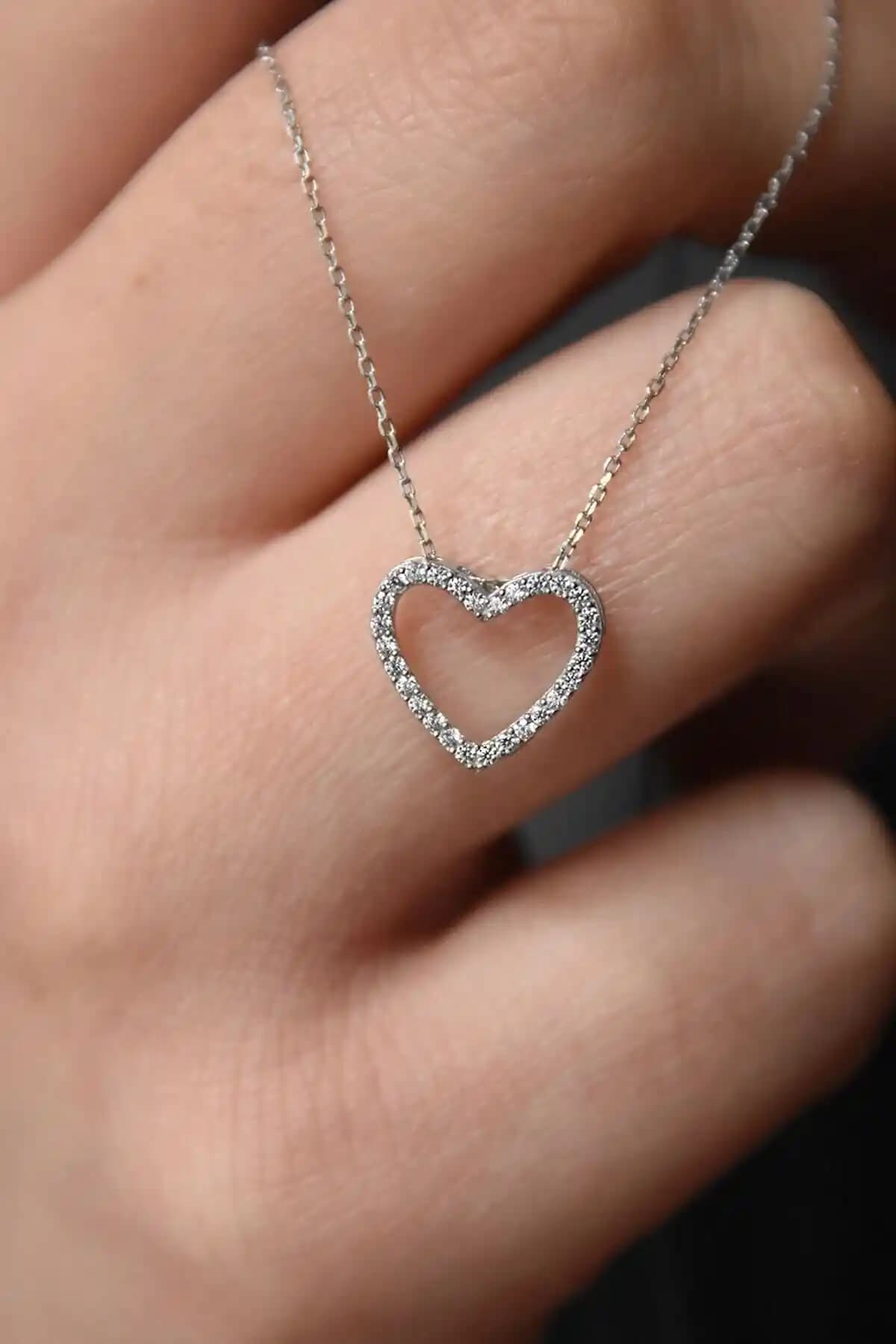 Papatya Silver 925 Ayar Gümüş Rodyum Kaplama Kalp Kolye Kadınlar İçin Zarif ve Dayanıklı